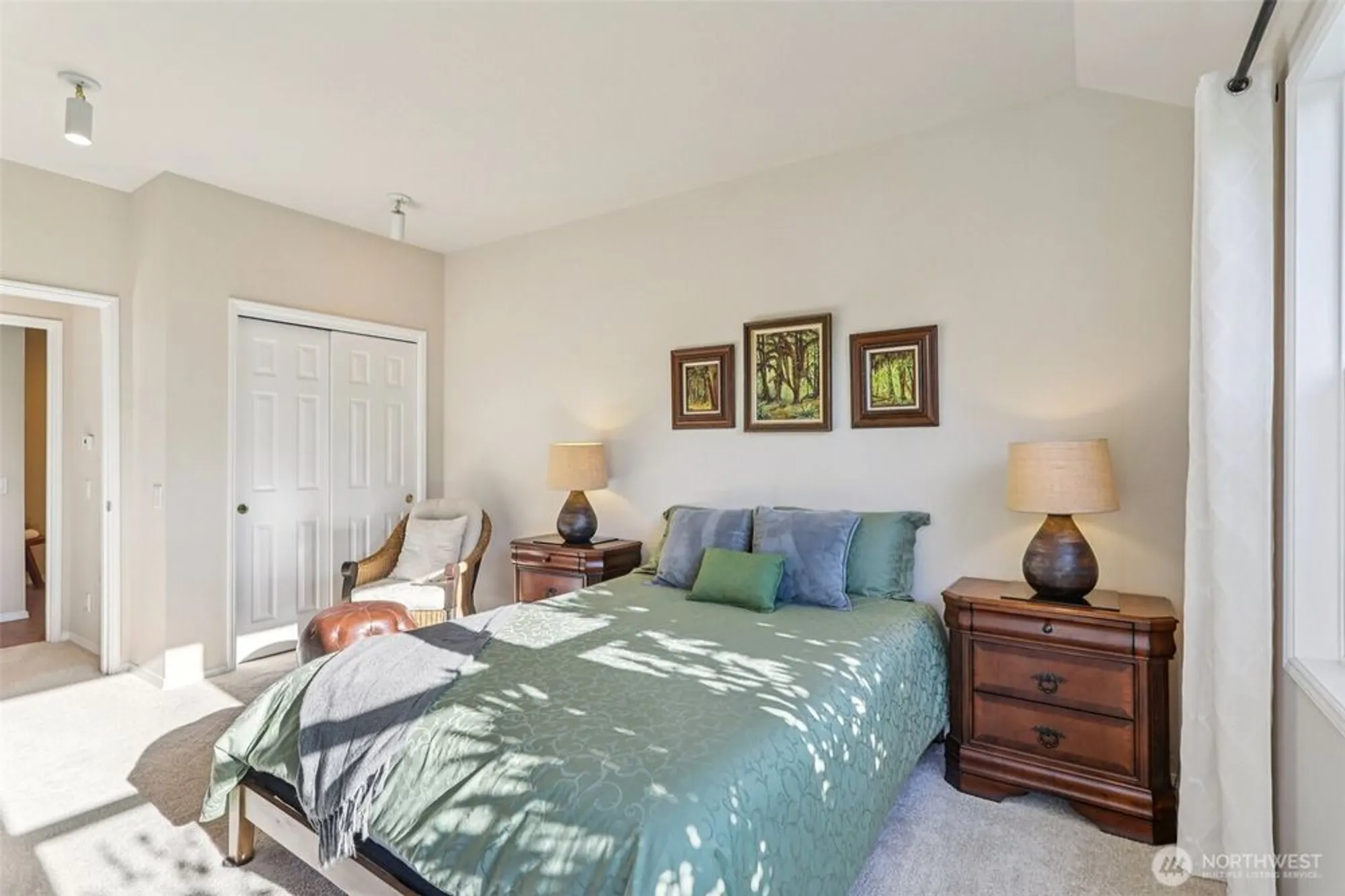 Property Slideshow image 23 of 40 | 4222 221st pl se # 1081, Issaquah, WA, 98029