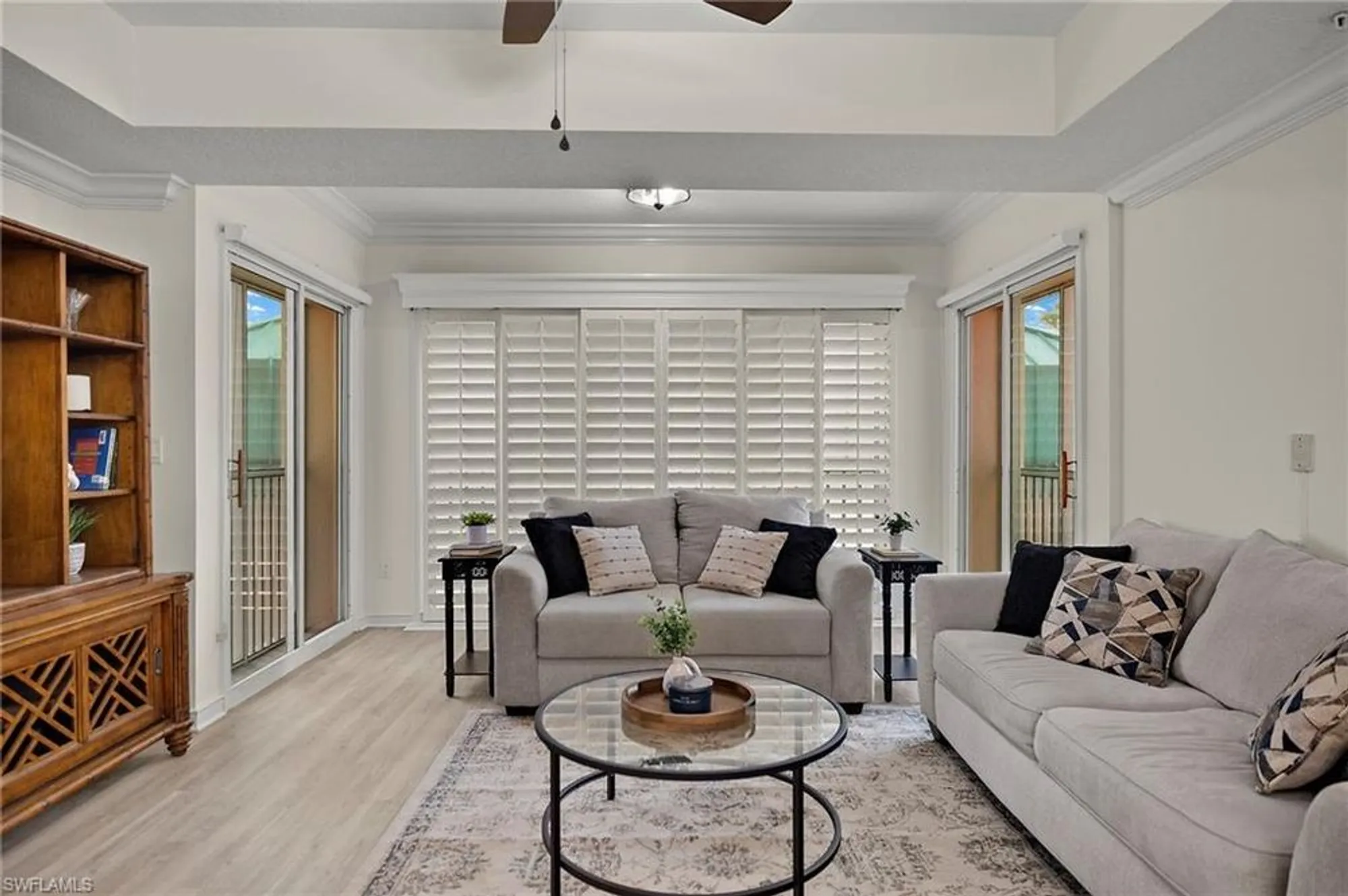 Property Slideshow image 8 of 36 | 100 glenview pl 202, Naples, FL, 34108