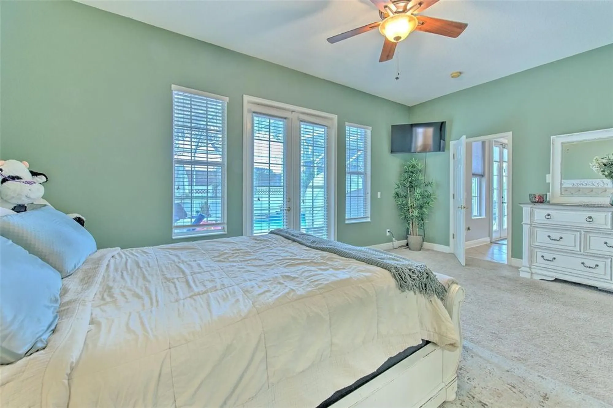 Property Slideshow image 34 of 69 | 406 manns harbor dr, Apollo Beach, FL, 33572