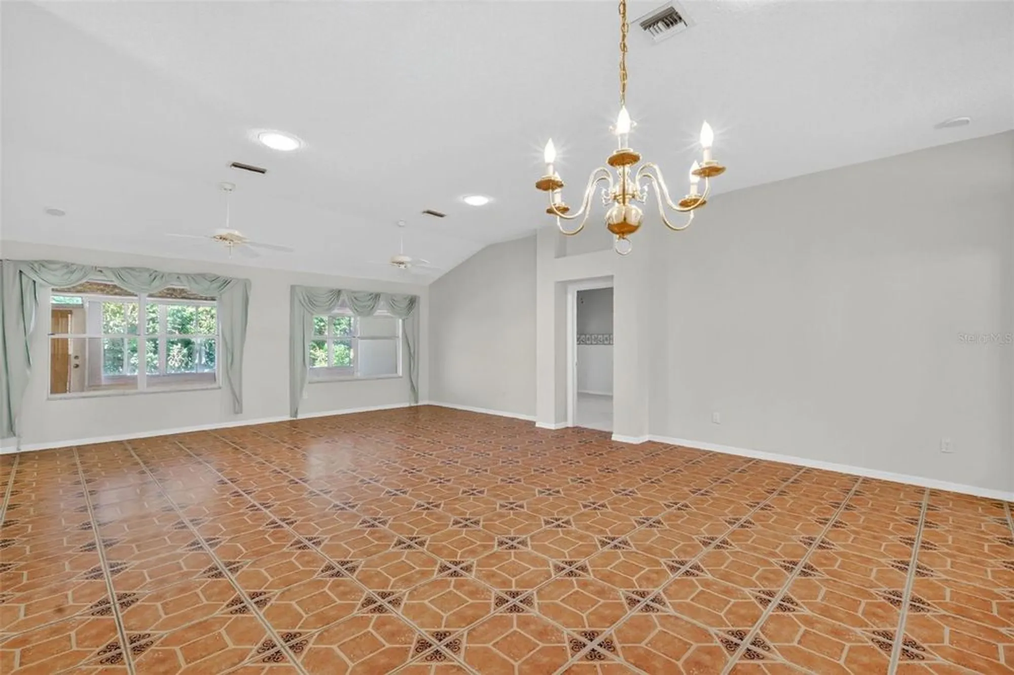 Property Slideshow image 12 of 35 | 318 del mar dr, The Villages, FL, 32159