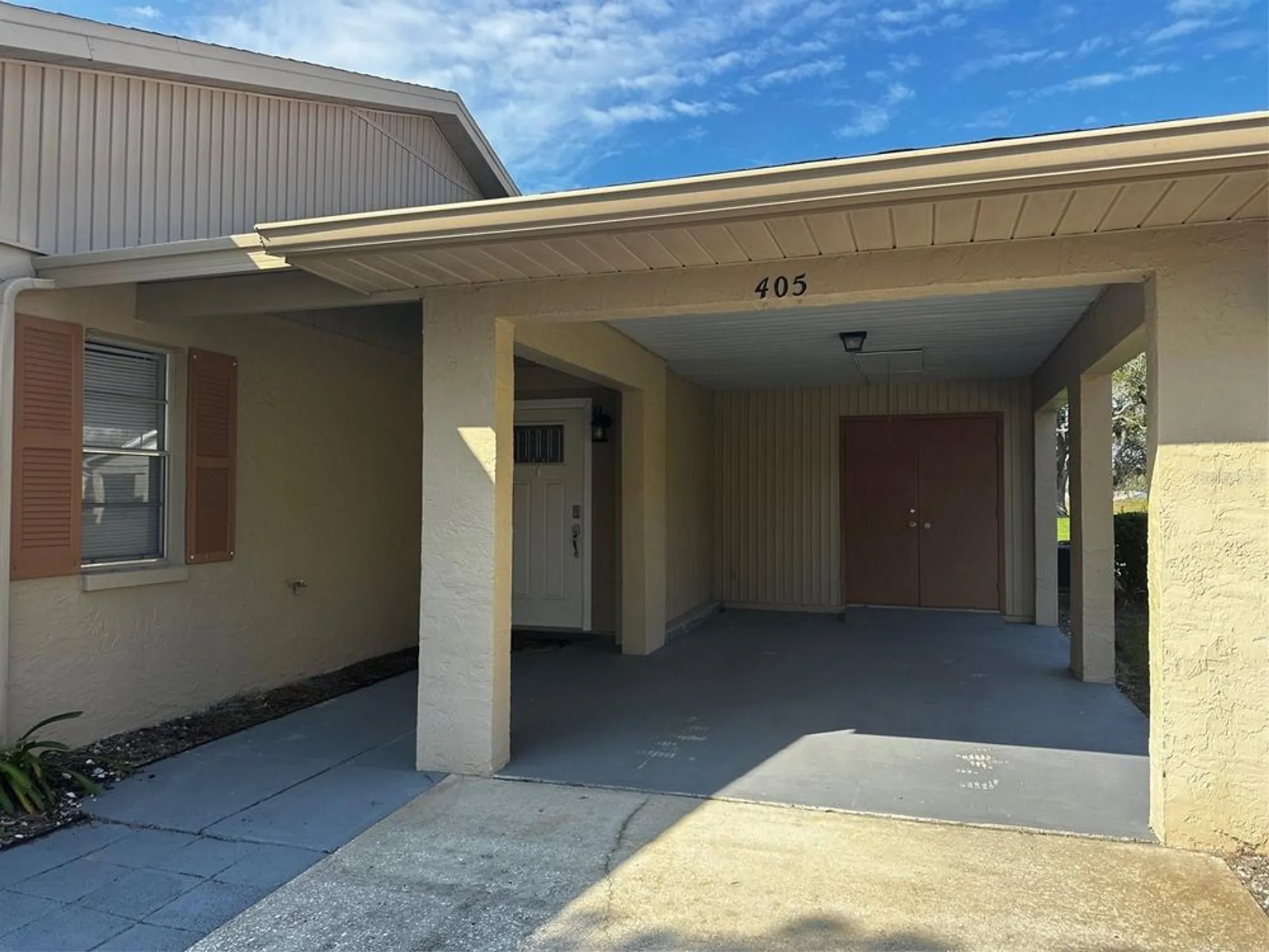 Property Slideshow image 2 of 12 | 405 gladstone pl, Sun City Center, FL, 33573