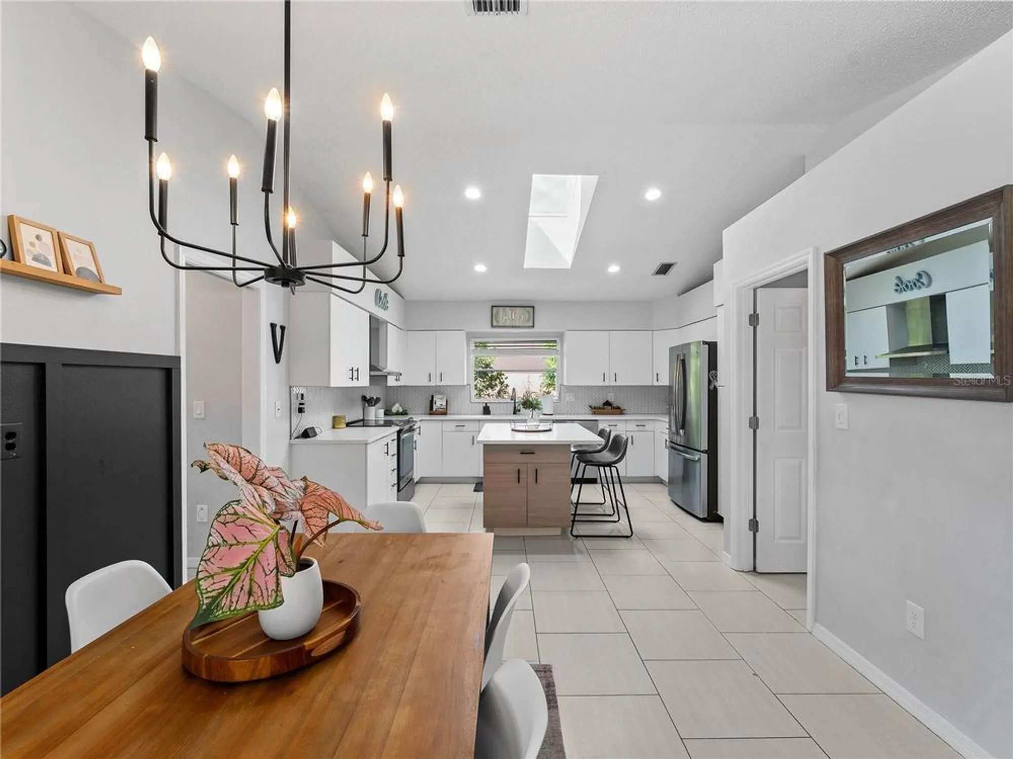 Property Slideshow image 20 of 61 | 523 warwick dr, Venice, FL, 34293