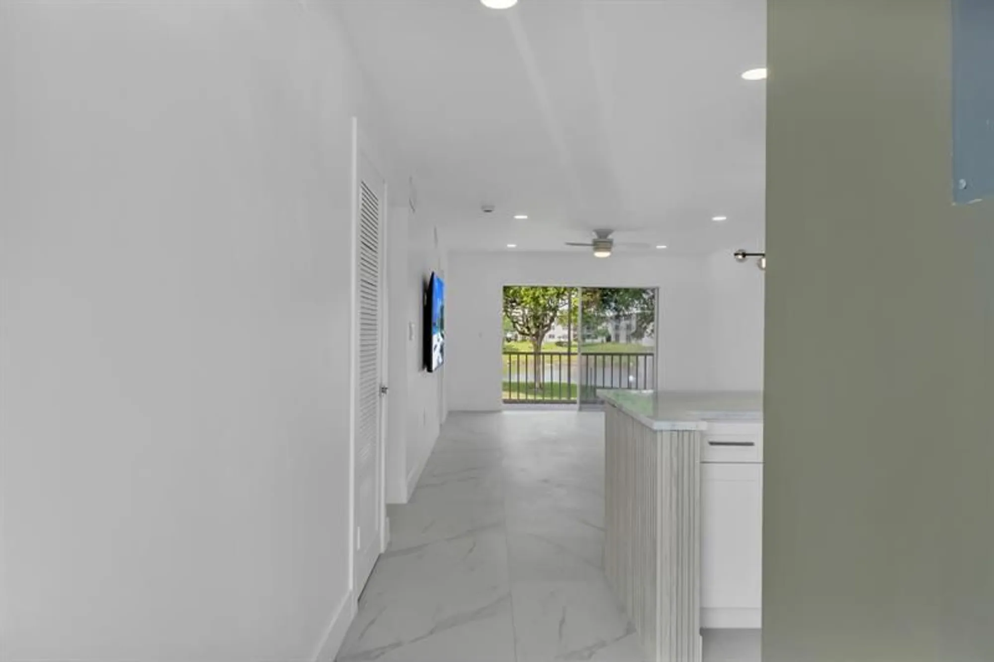 Property Slideshow image 24 of 31 | 9818 marina blvd apt 1225, Boca Raton, FL, 33428