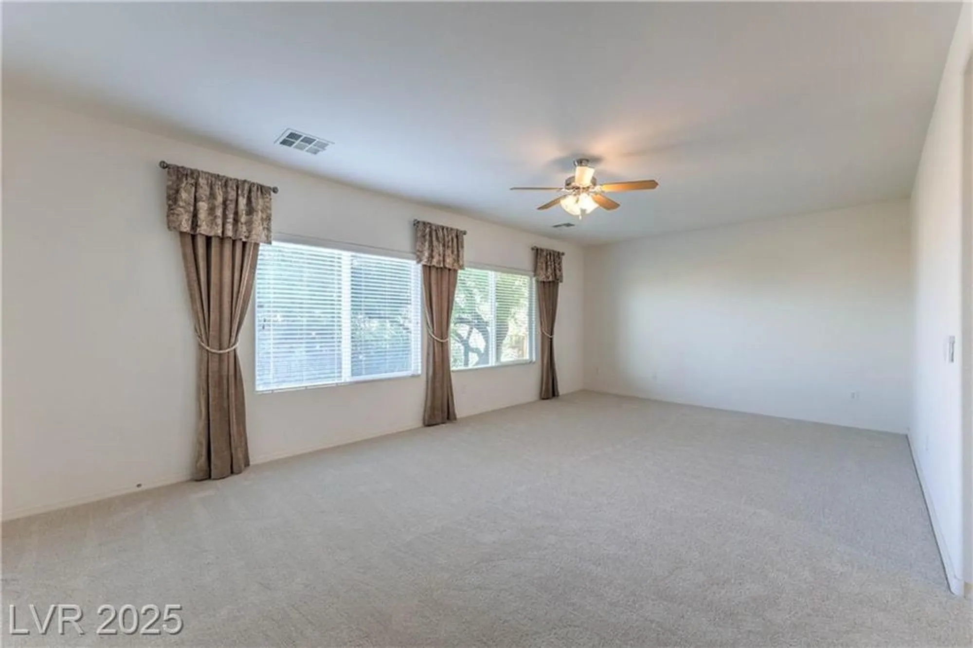 Property Slideshow image 24 of 52 | 2175 waterton rivers dr, Henderson, NV, 89044