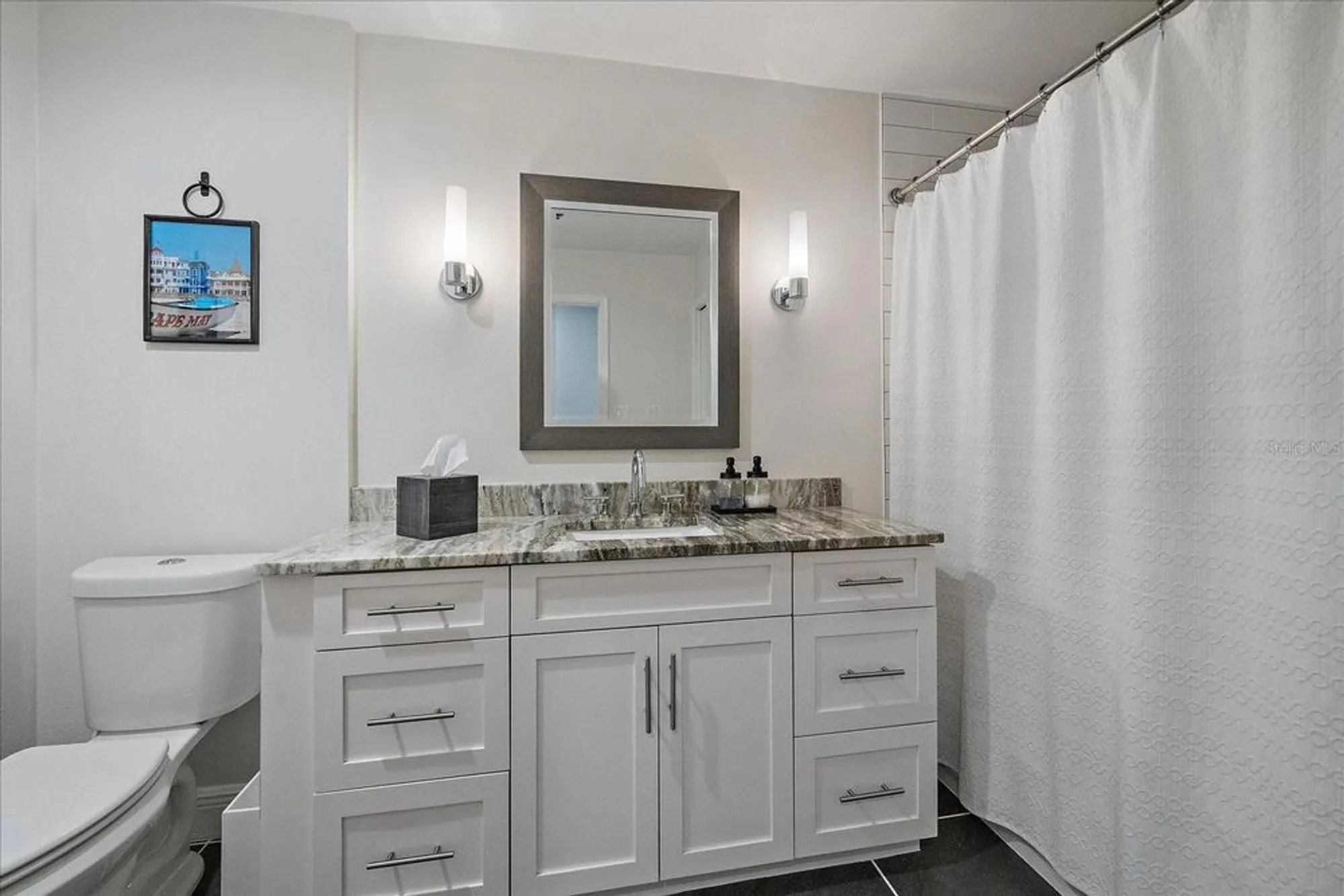 Property Slideshow image 28 of 52 | 5400 eagles point cir apt 405, Sarasota, FL, 34231
