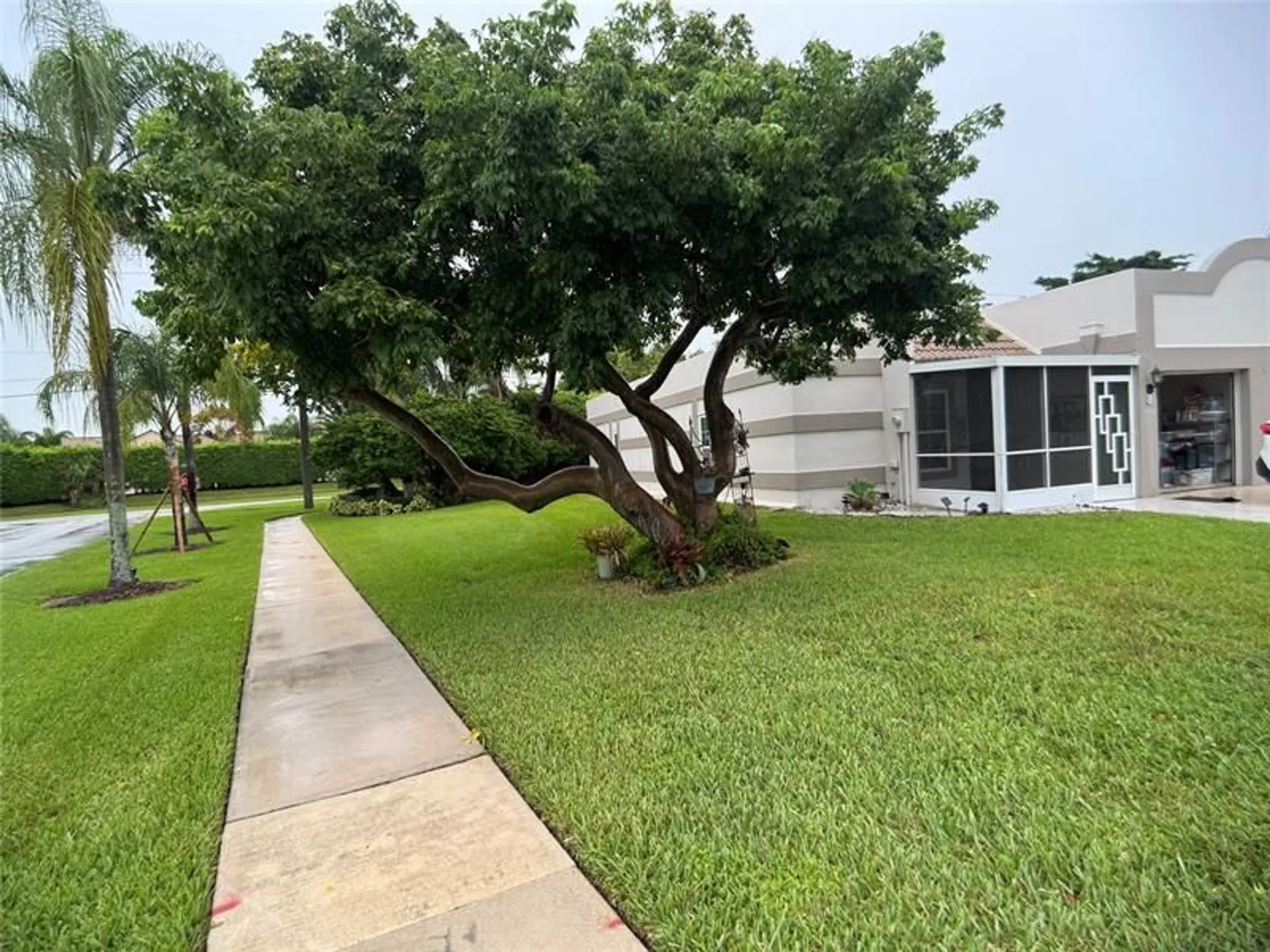 Property Slideshow image 30 of 36 | 9245 flynn cir apt 8, Boca Raton, FL, 33496