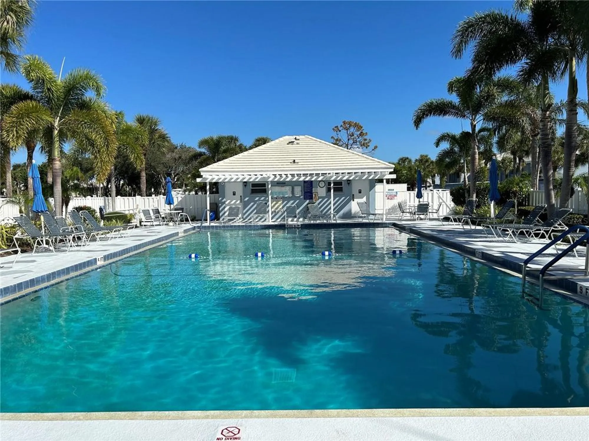 Property Slideshow image 69 of 76 | 425 cerromar ter 359, Venice, FL, 34293