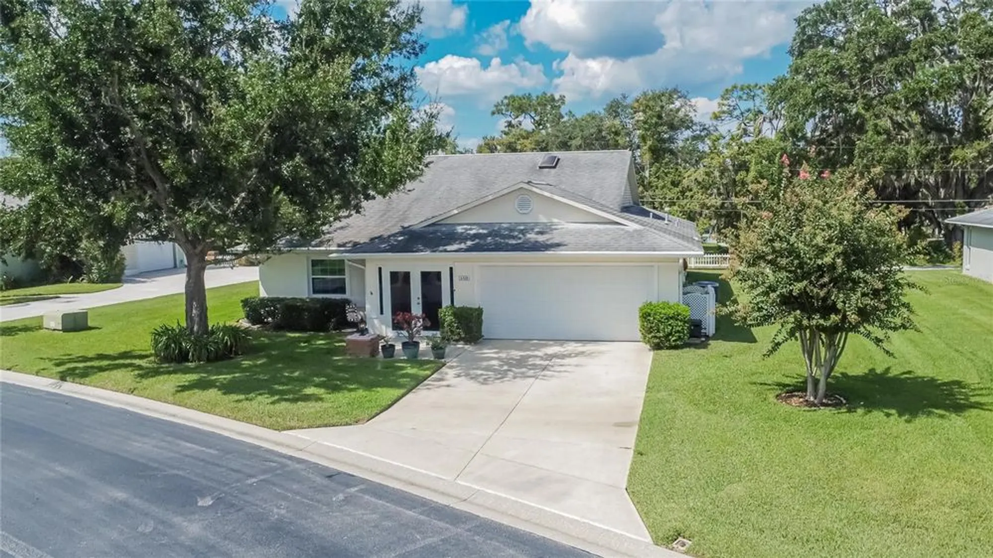 Property Slideshow image 2 of 71 | 6320 silver lakes dr, Lakeland, FL, 33810