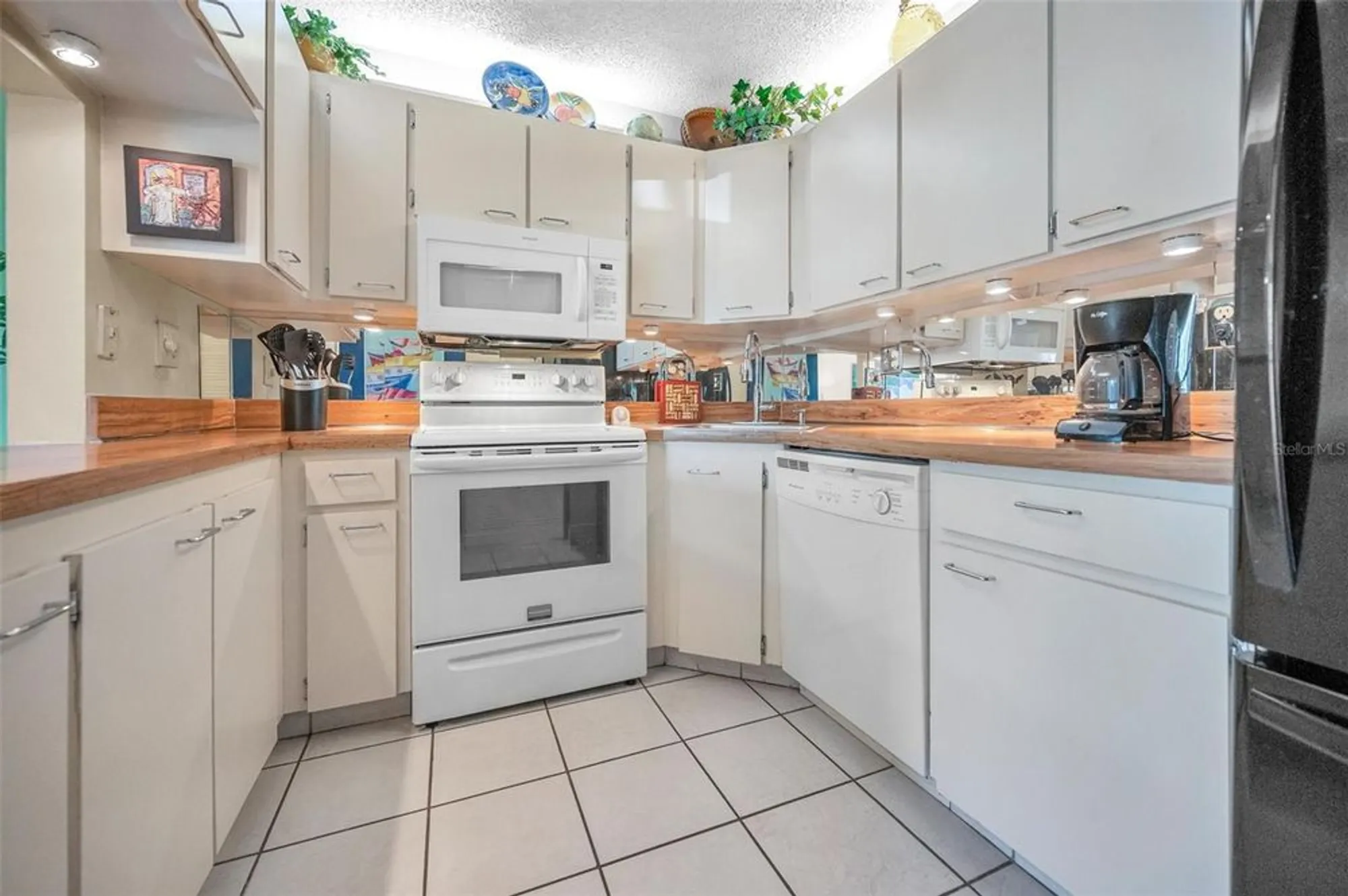 Property Slideshow image 17 of 63 | 2642 pine ridge way d2, Palm Harbor, FL, 34684