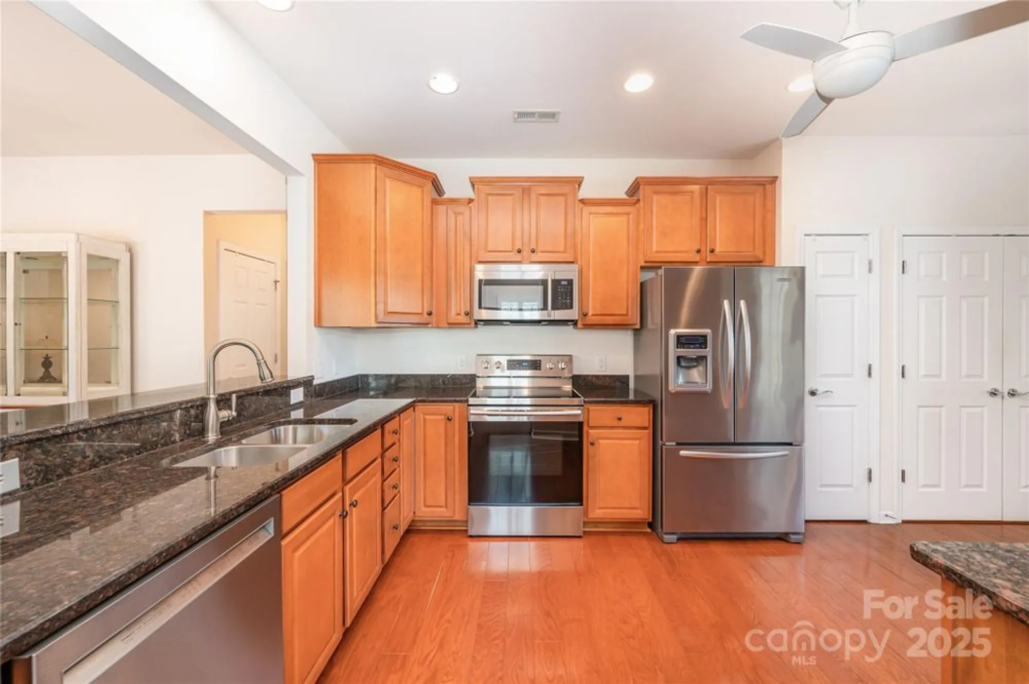 Property Slideshow image 3 of 17 | 23016 whimbrel cir, Fort Mill, SC, 29707