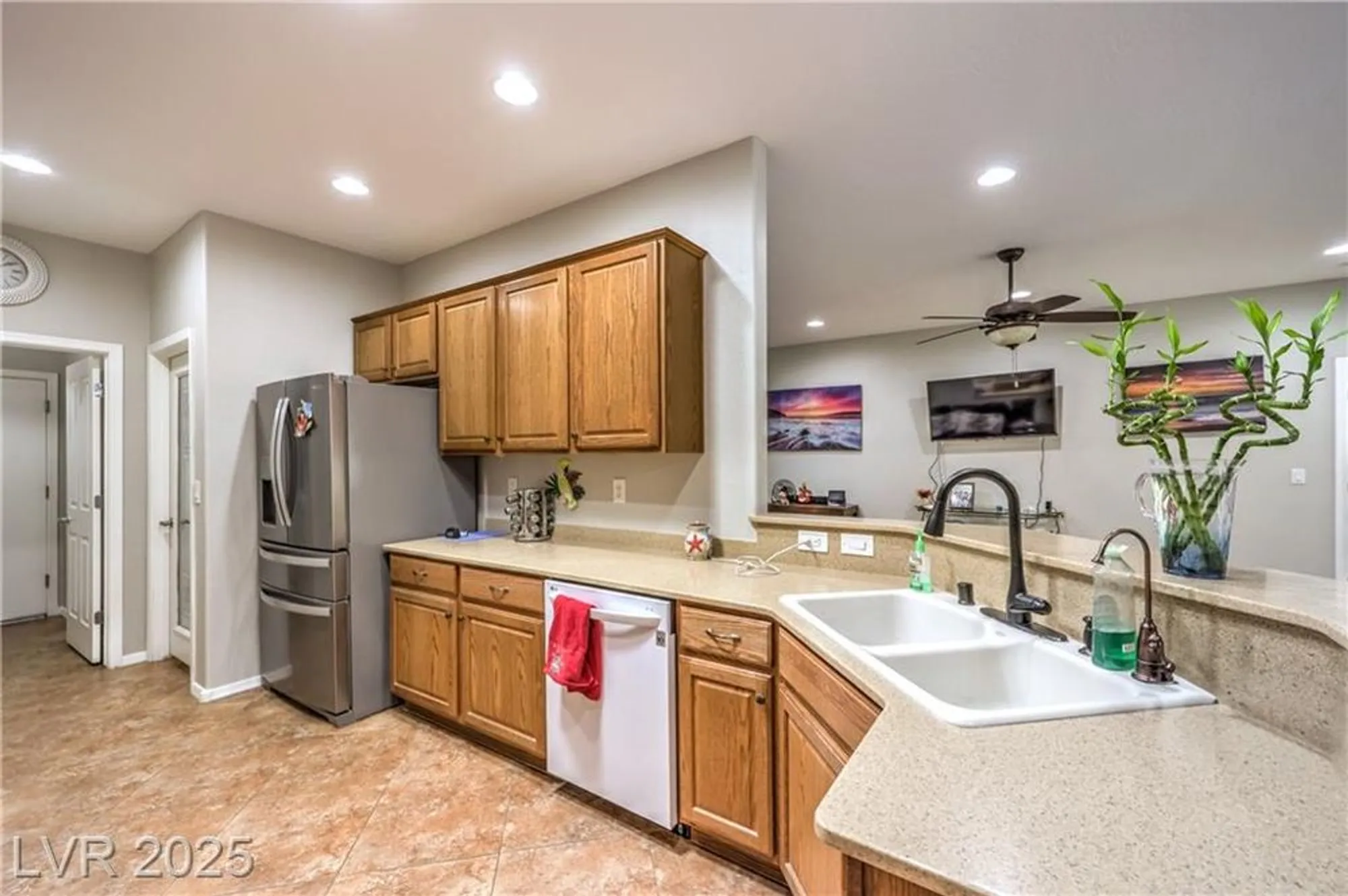 Property Slideshow image 15 of 37 | 2413 hamonah dr, Henderson, NV, 89044