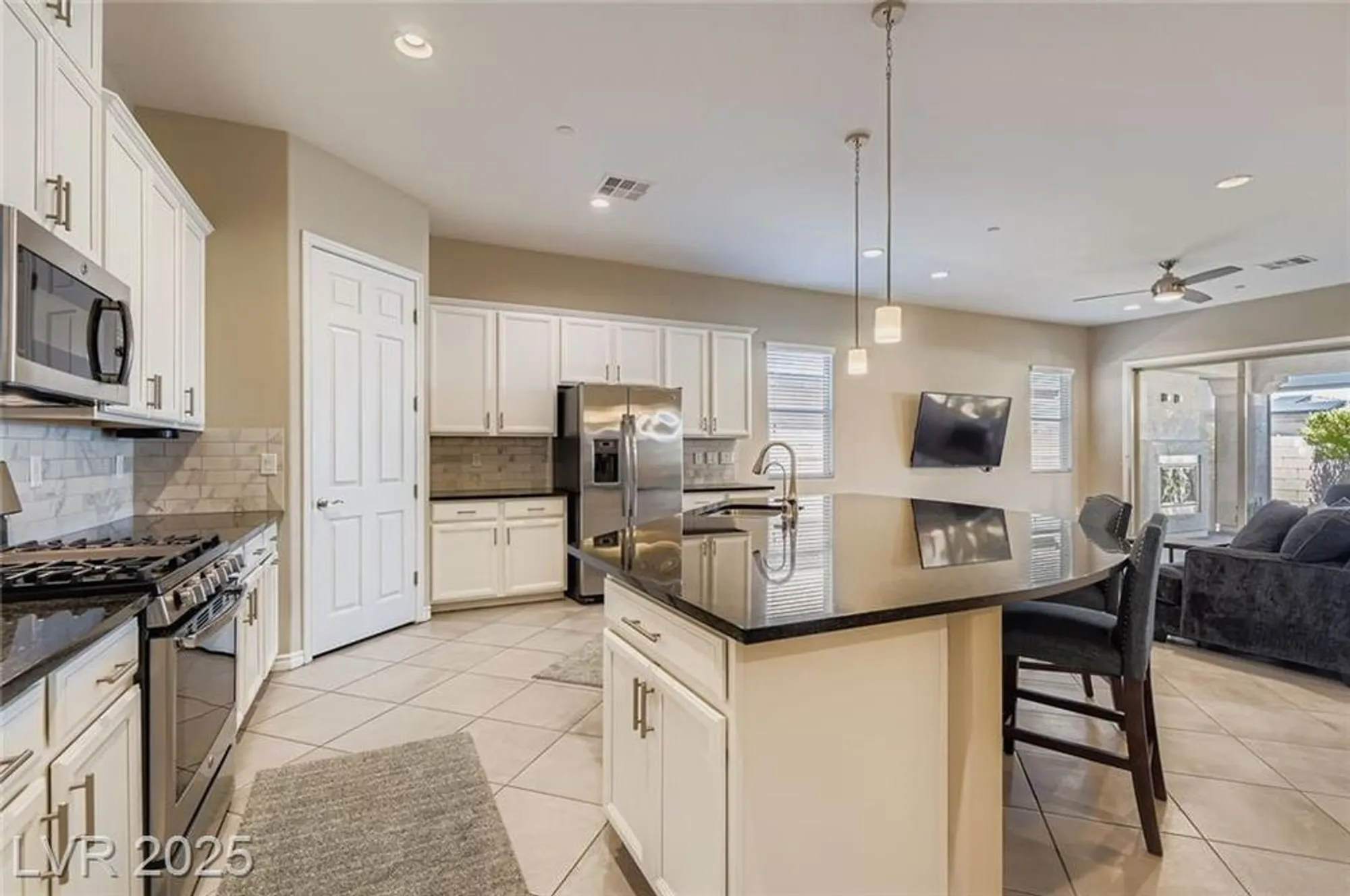 Property Slideshow image 9 of 54 | 512 heritage bridge ave, Henderson, NV, 89011