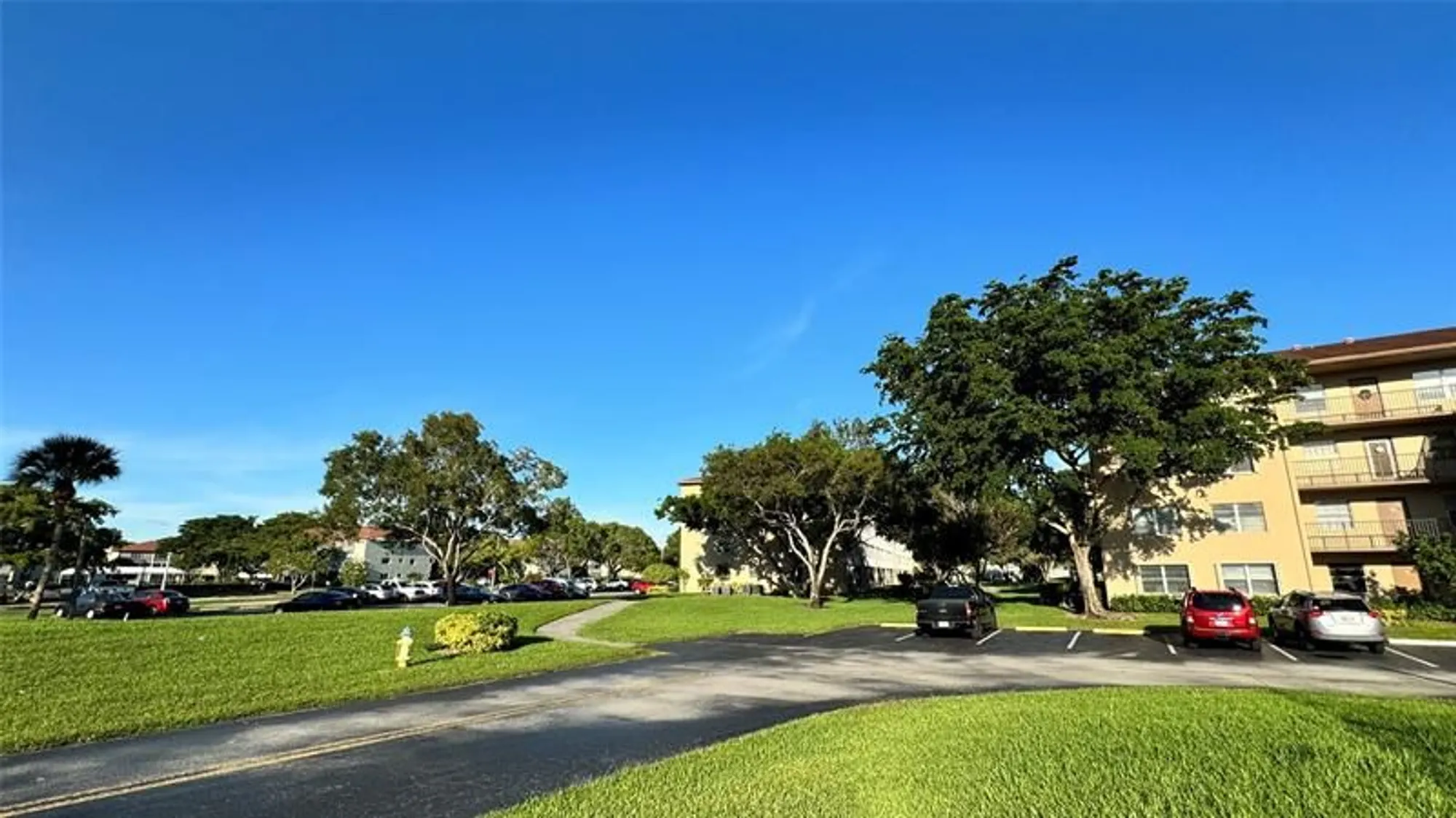 Property Slideshow image 18 of 26 | 300 sw 134th way apt 304e, Pembroke Pines, FL, 33027