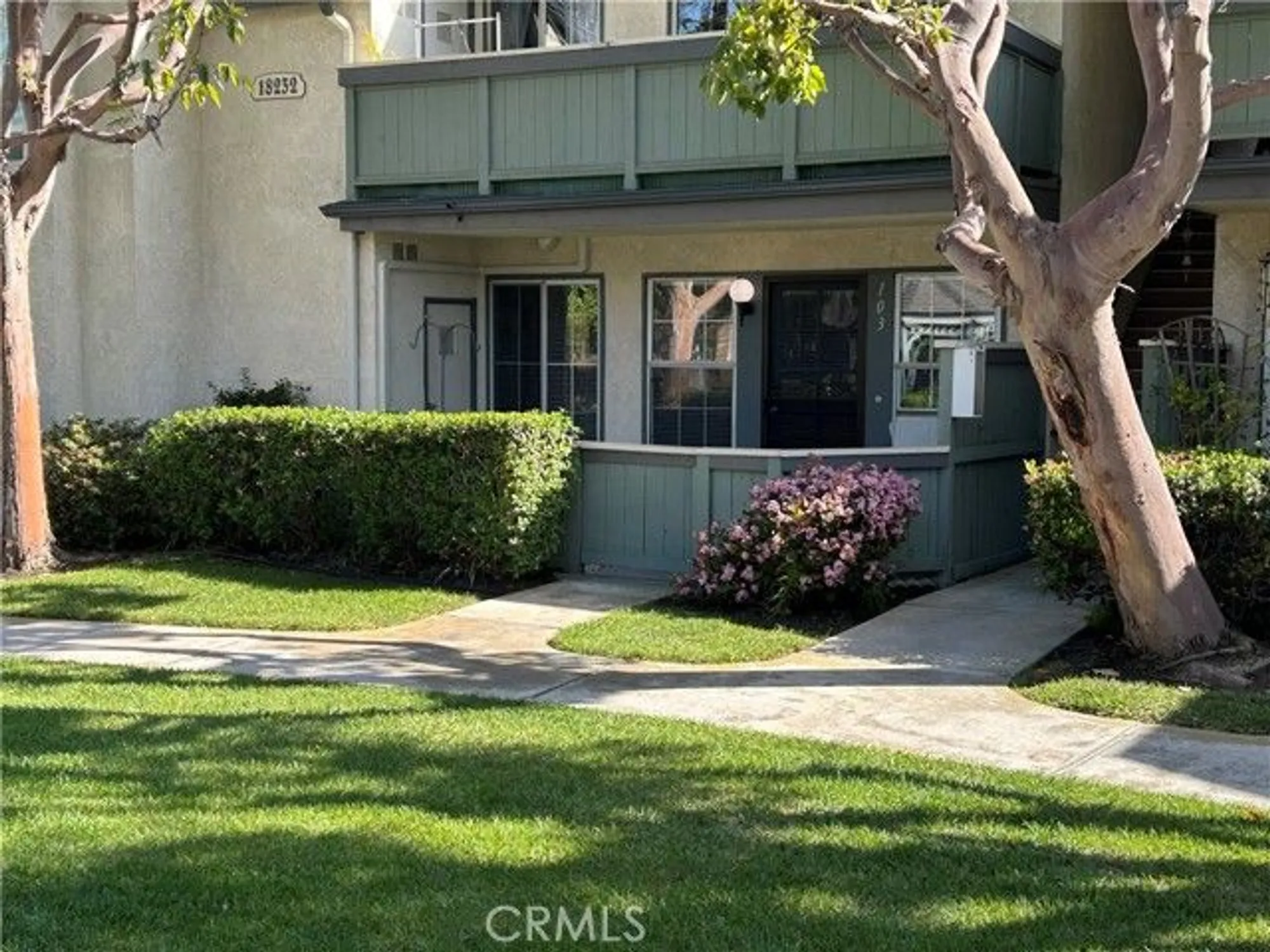Property Slideshow image 31 of 47 | 18232 parkview ln 103, Huntington Beach, CA, 92648