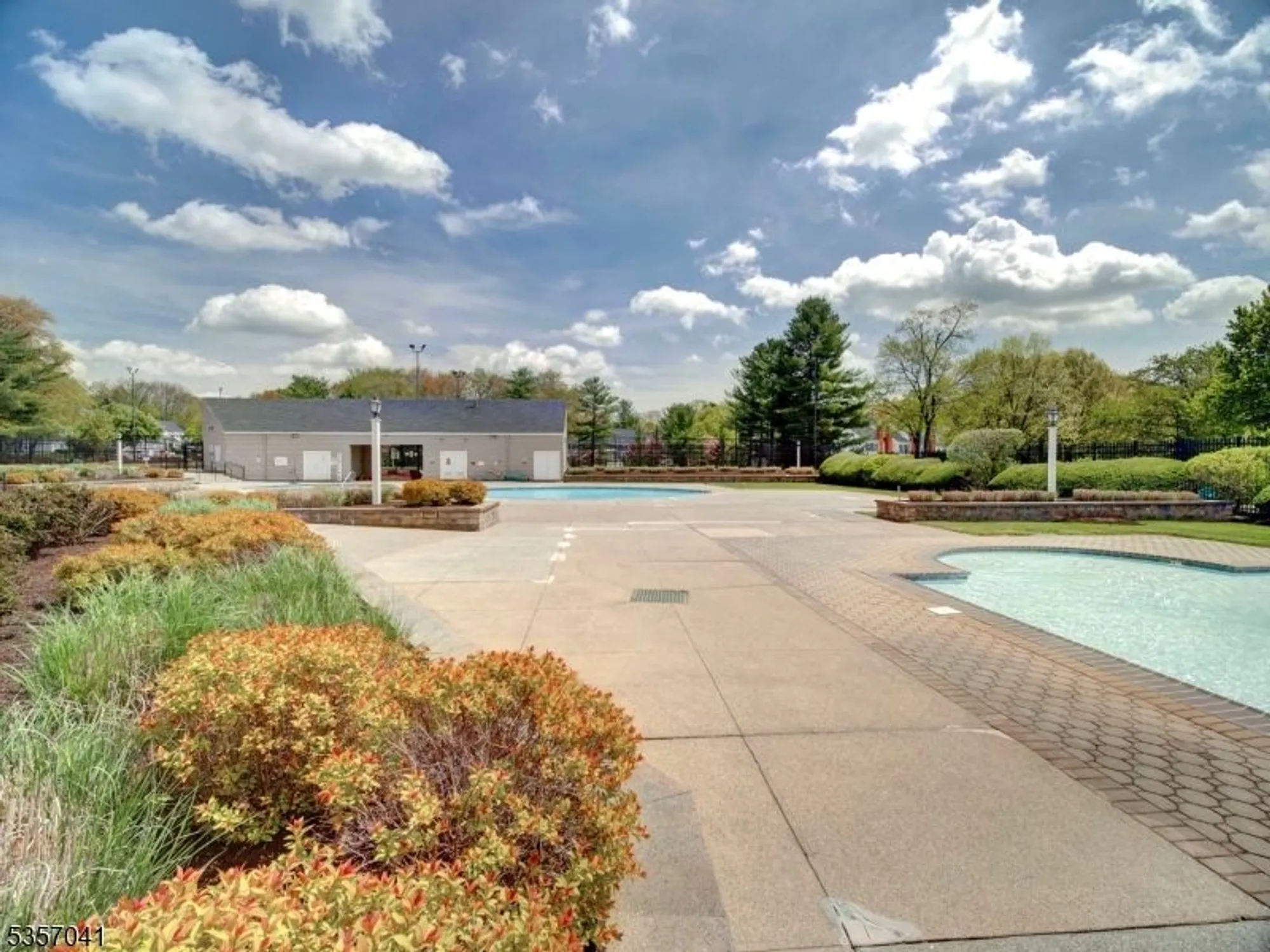 Property Slideshow image 24 of 28 | 77 hampshire dr, Mendham, NJ, 07945