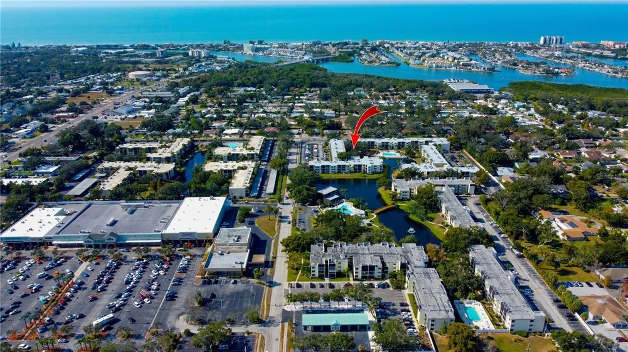 Property Slideshow image 1 of 37 | 14130 rosemary ln 4211, Largo, FL, 33774