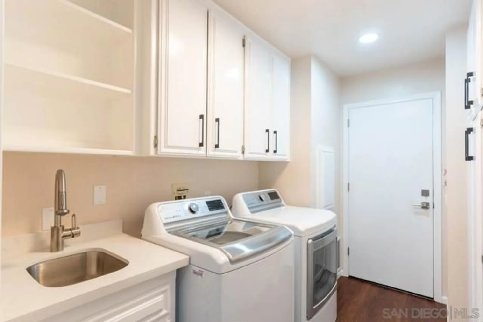 Property Slideshow image 47 of 70 | 907 ridge heights dr, Fallbrook, CA, 92028