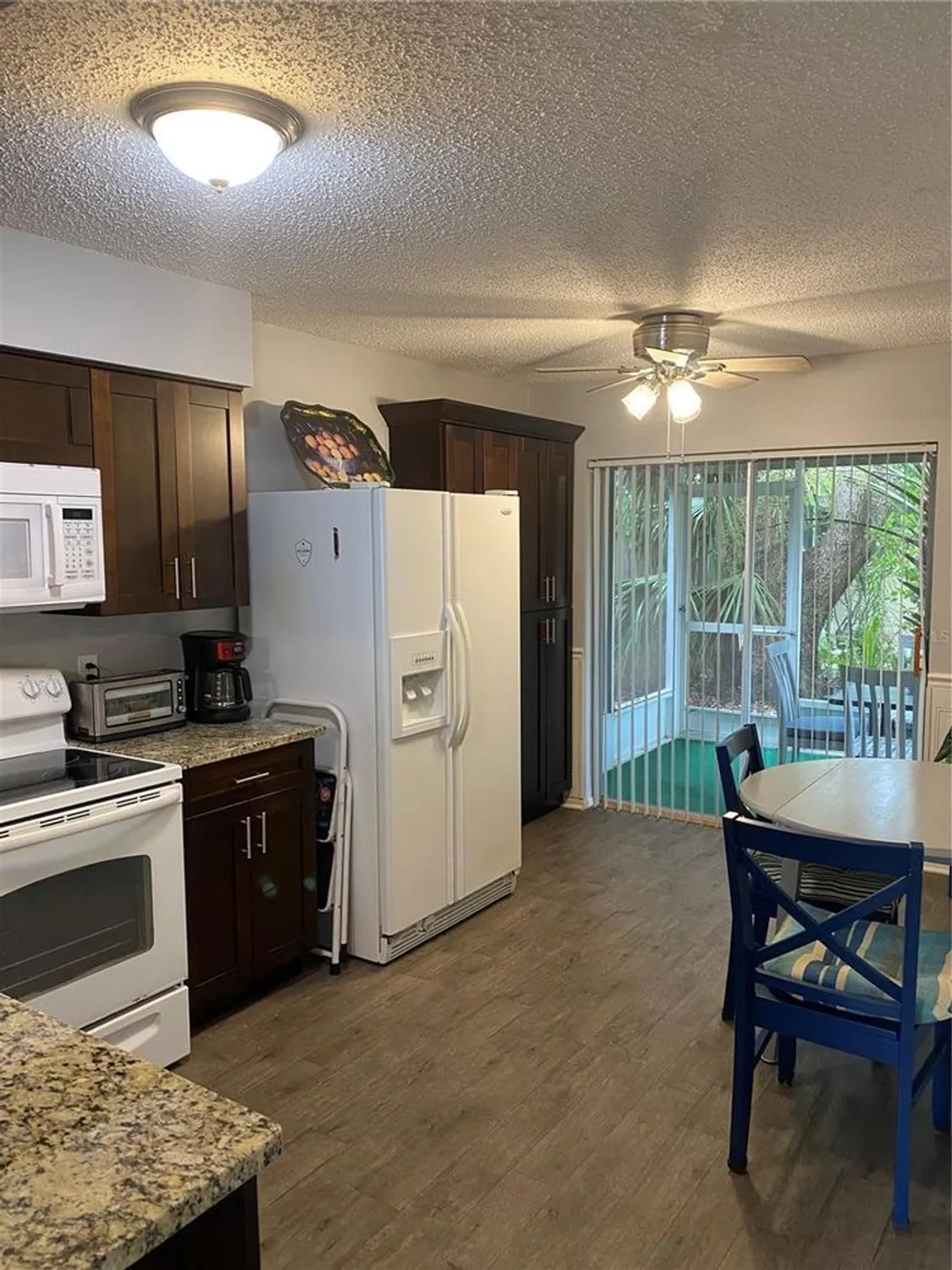 Property Slideshow image 15 of 38 | 832 cambridge ct, Dunedin, FL, 34698