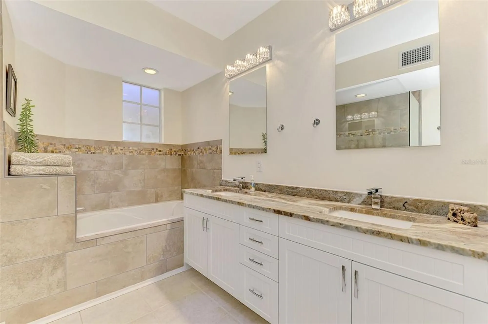 Property Slideshow image 32 of 81 | 4620 club dr unit 102, Port Charlotte, FL, 33953