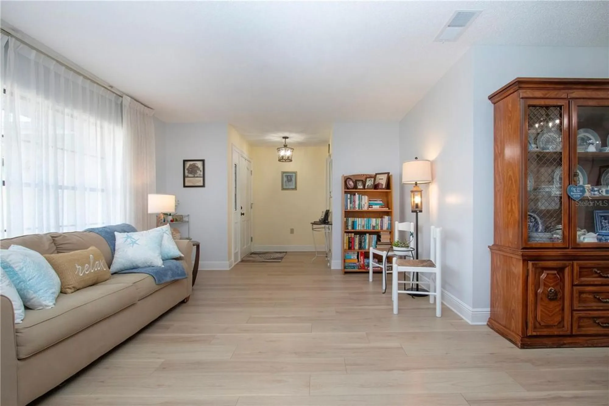 Property Slideshow image 12 of 69 | 2016 east view dr, Sun City Center, FL, 33573