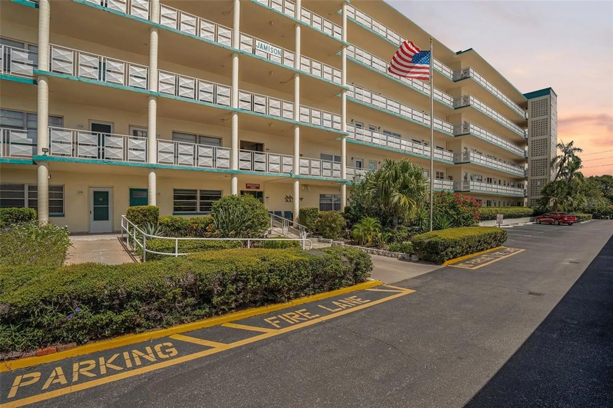 Property Slideshow image 28 of 41 | 2960 59th st 411, Gulfport, FL, 33707