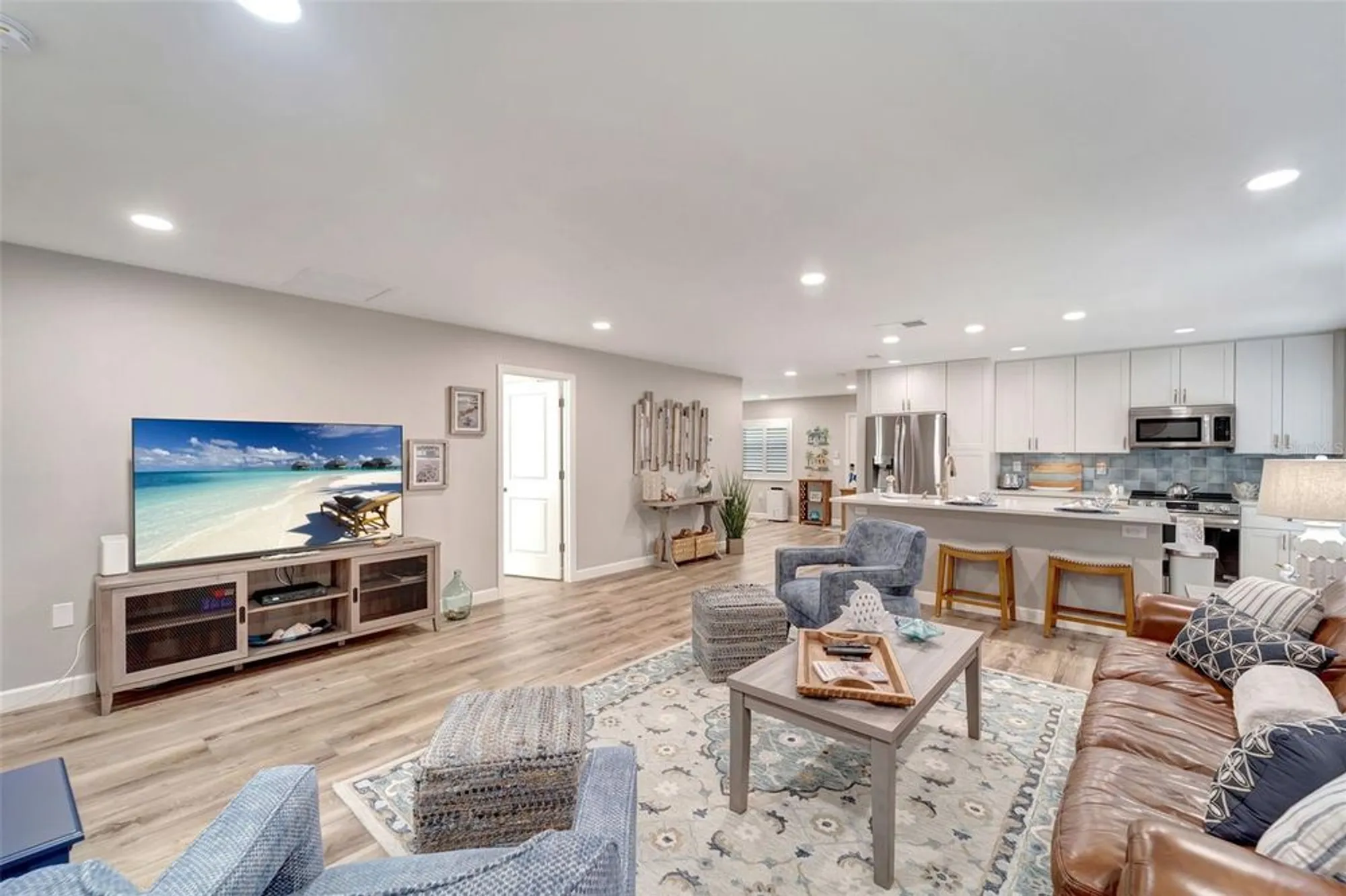 Property Slideshow image 15 of 36 | 3546 auburn ct 240, Sarasota, FL, 34231