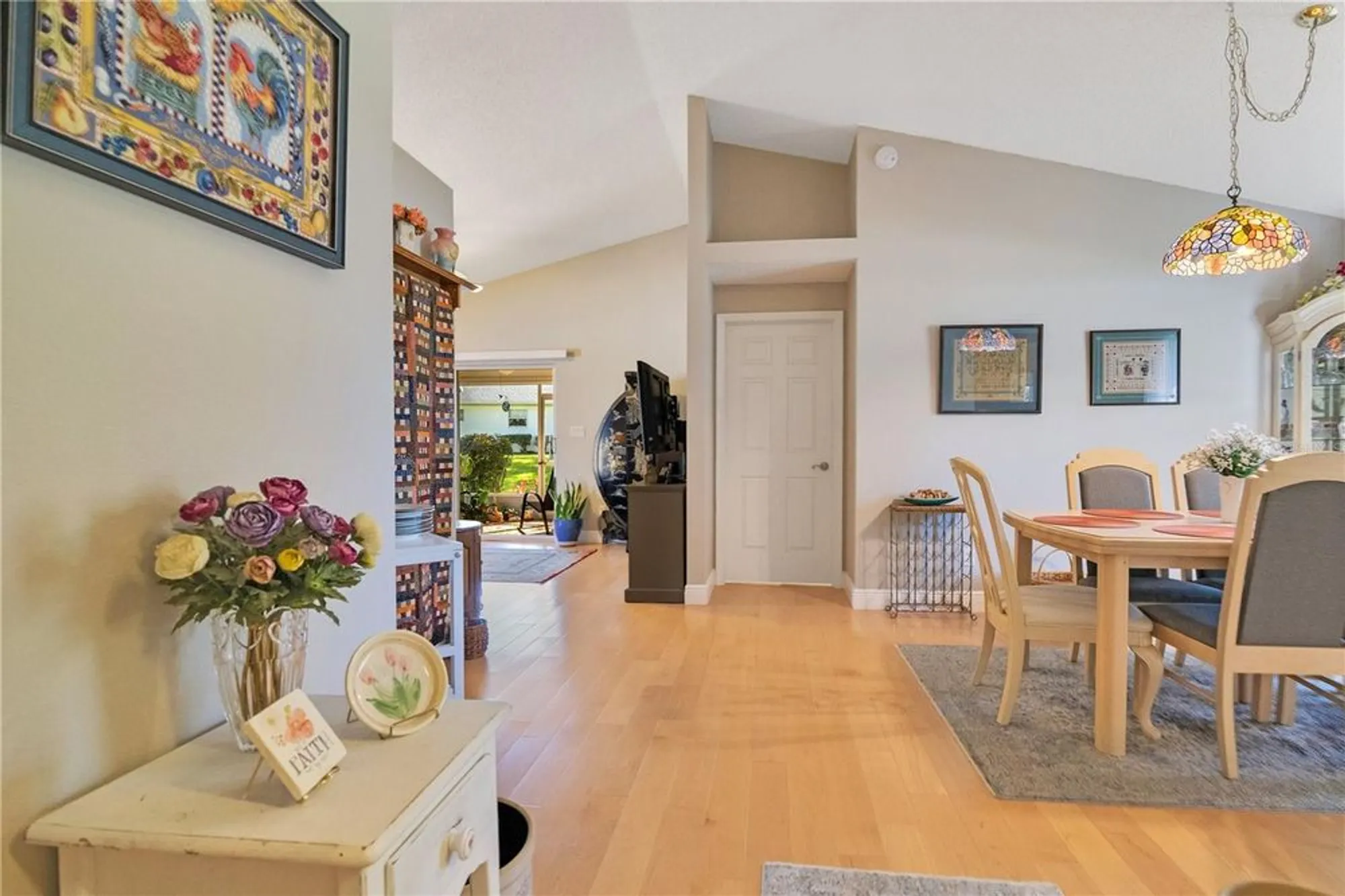 Property Slideshow image 9 of 39 | 25036 cranes roost cir, Leesburg, FL, 34748