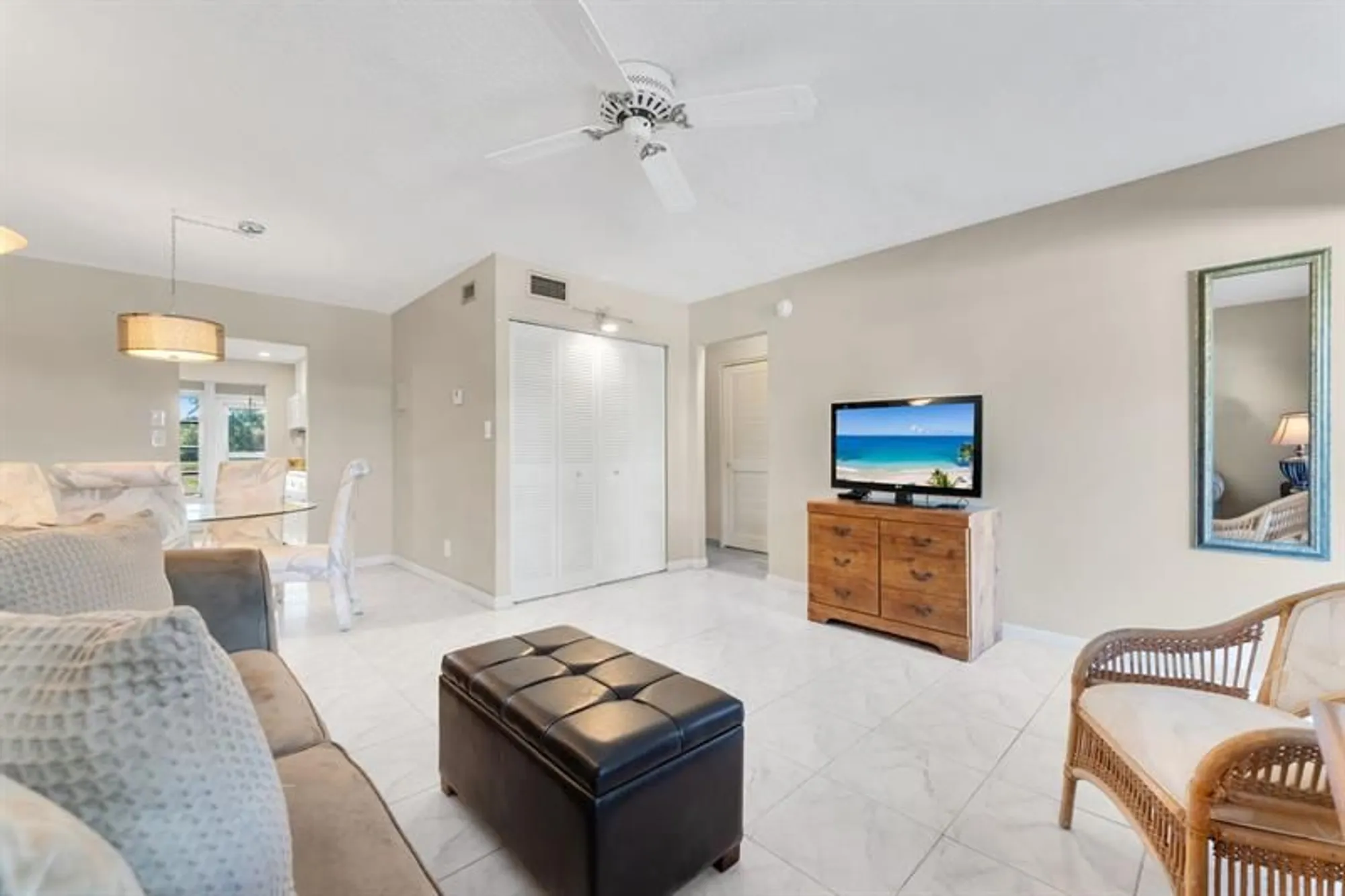 Property Slideshow image 5 of 25 | 7390 nw 1st st 104, Margate, FL, 33063