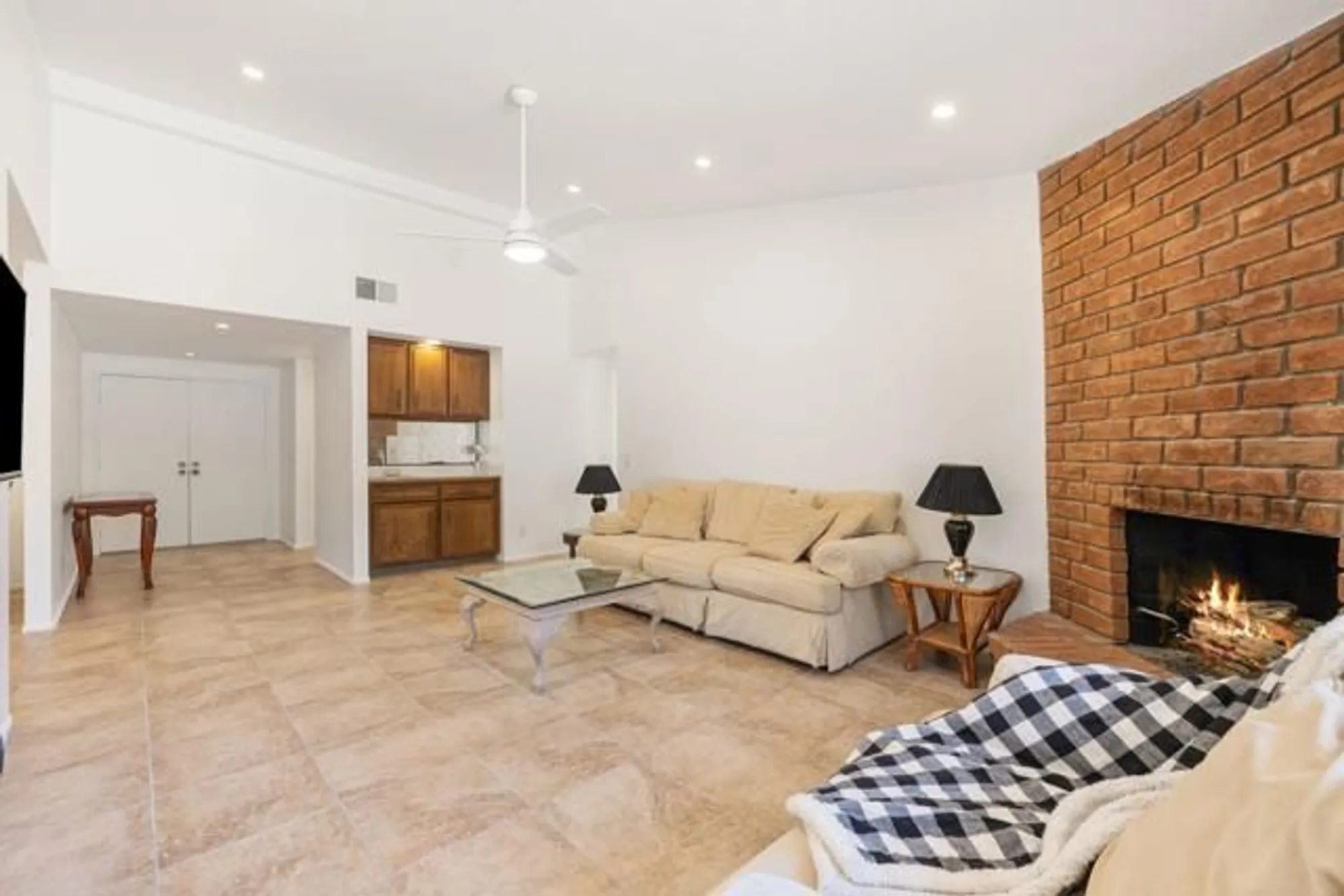 Property Slideshow image 4 of 41 | 2050 silver oak way, Hemet, CA, 92545