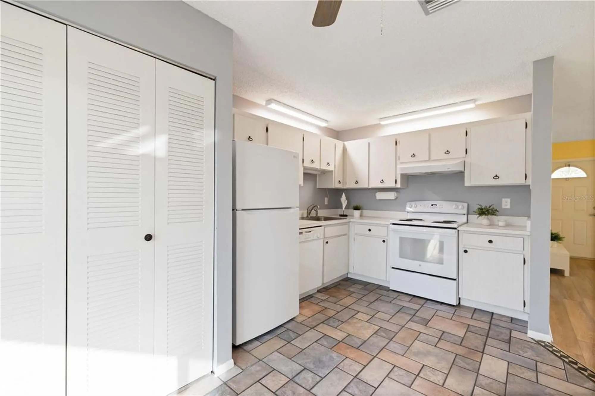 Property Slideshow image 14 of 34 | 4001 38th avenue dr w # 4001, Bradenton, FL, 34205