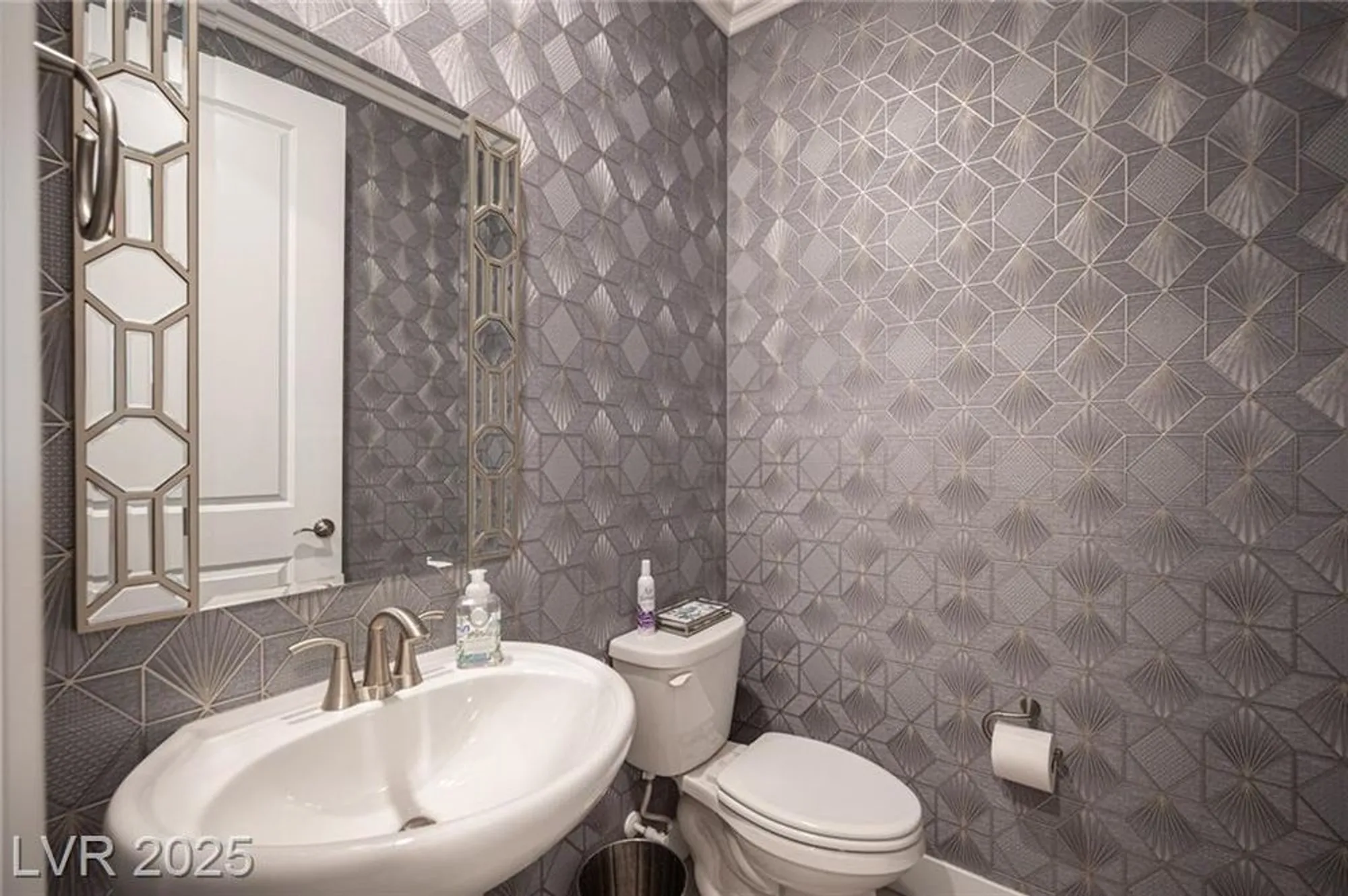 Property Slideshow image 46 of 55 | 35 cliffwater st, Henderson, NV, 89011