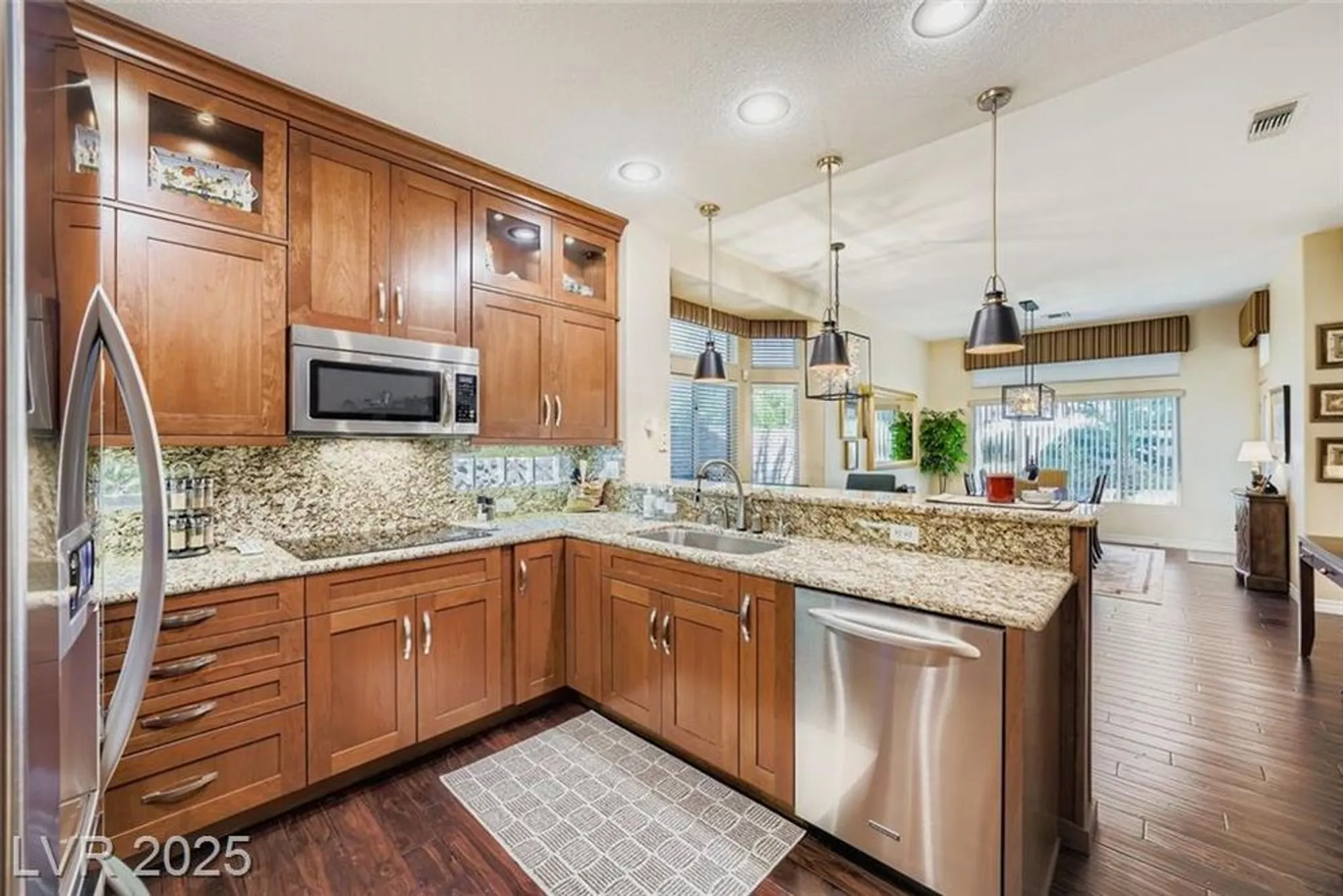 Property Slideshow image 9 of 28 | 10737 shackleton dr, Las Vegas, NV, 89134