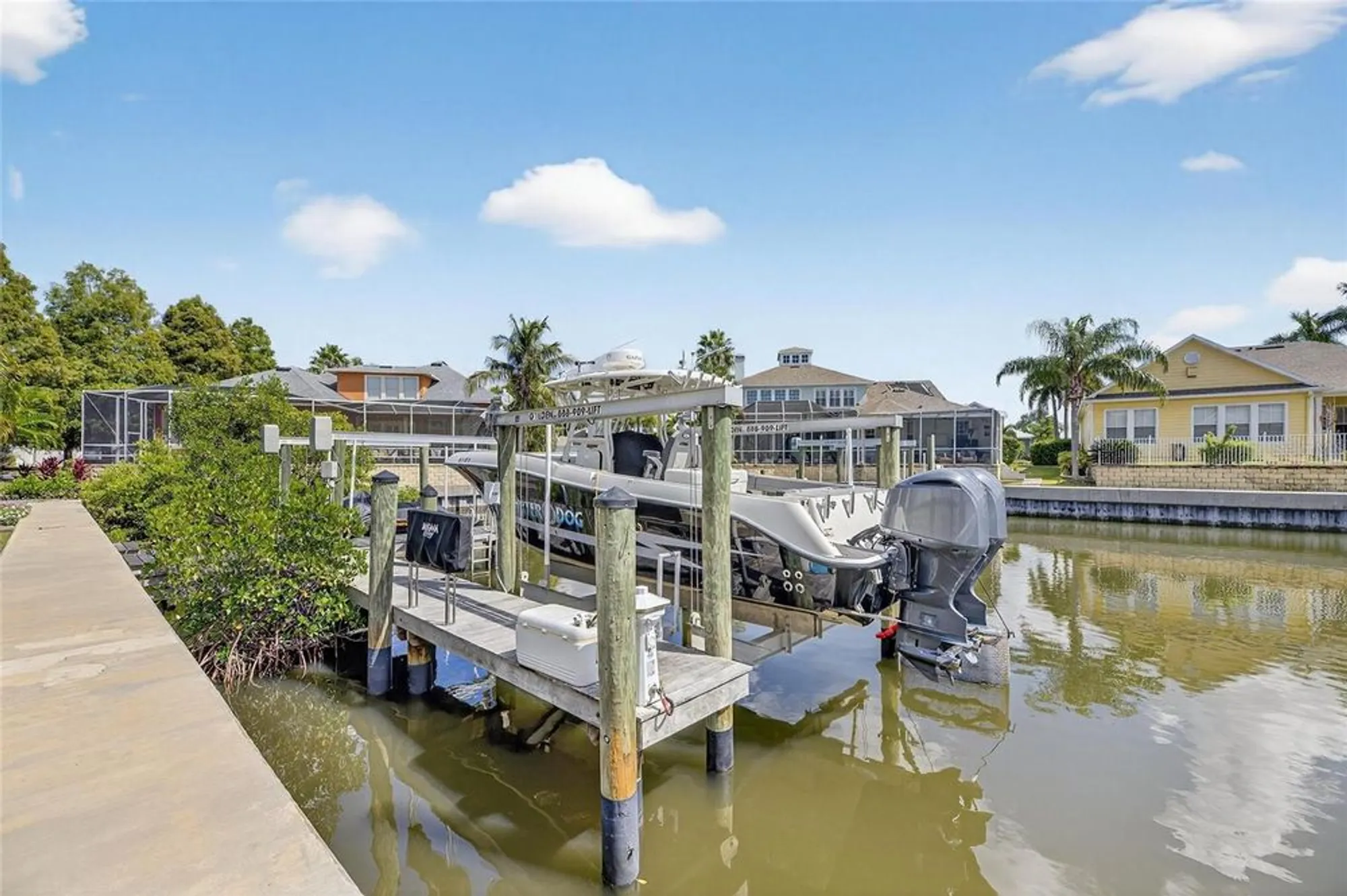 Property Slideshow image 61 of 66 | 526 islebay dr, Apollo Beach, FL, 33572