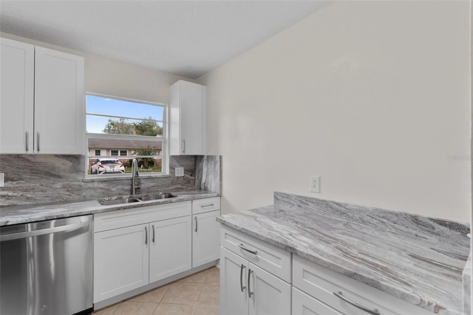 Property Slideshow image 6 of 20 | 183 n hill ave # 90, Deland, FL, 32724