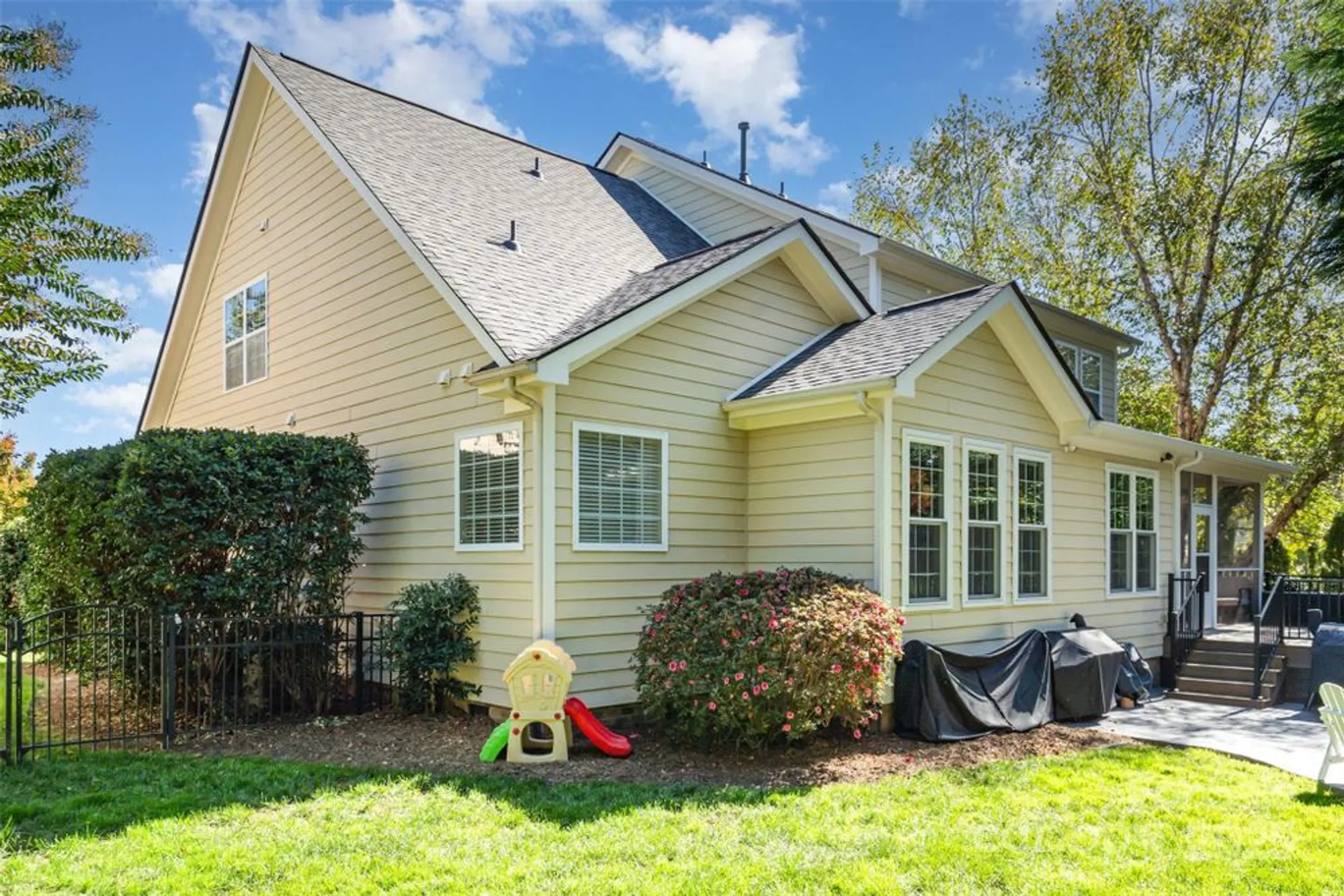 Property Slideshow image 31 of 45 | 10034 casa nuestra dr, Charlotte, NC, 28214