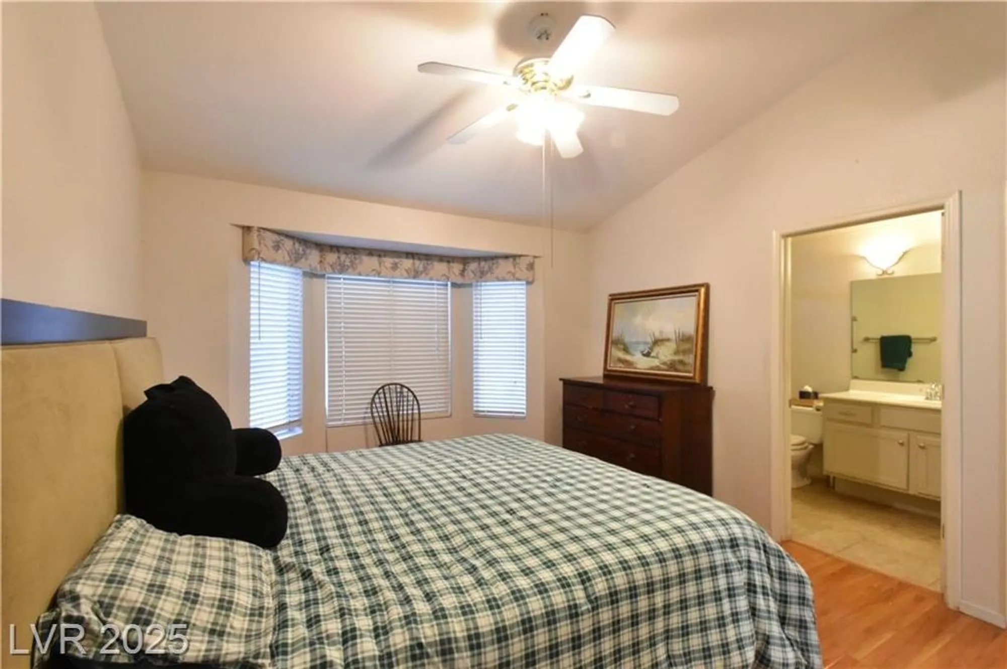 Property Slideshow image 19 of 29 | 2412 springridge dr, Las Vegas, NV, 89134