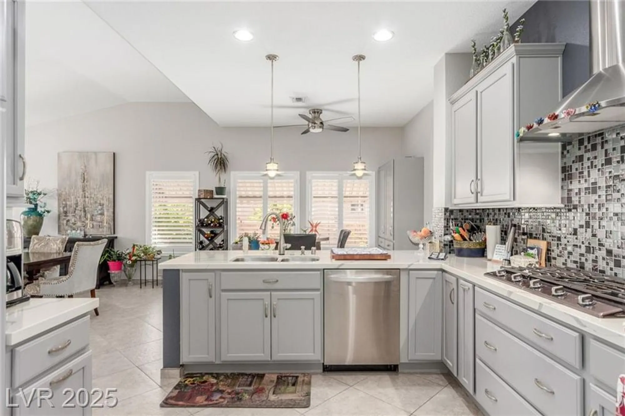 Property Slideshow image 18 of 30 | 2456 desert glen dr, Las Vegas, NV, 89134