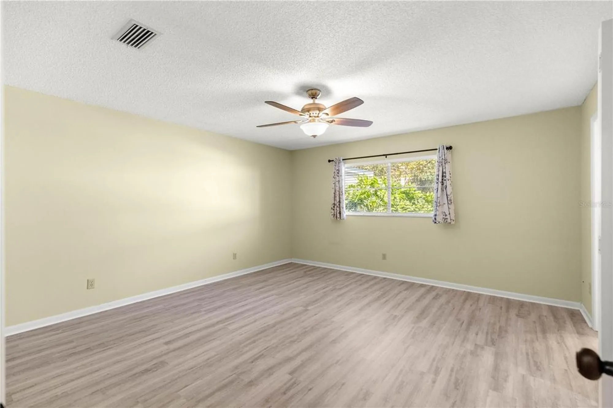 Property Slideshow image 21 of 53 | 8785 sw 91st st b, Ocala, FL, 34481