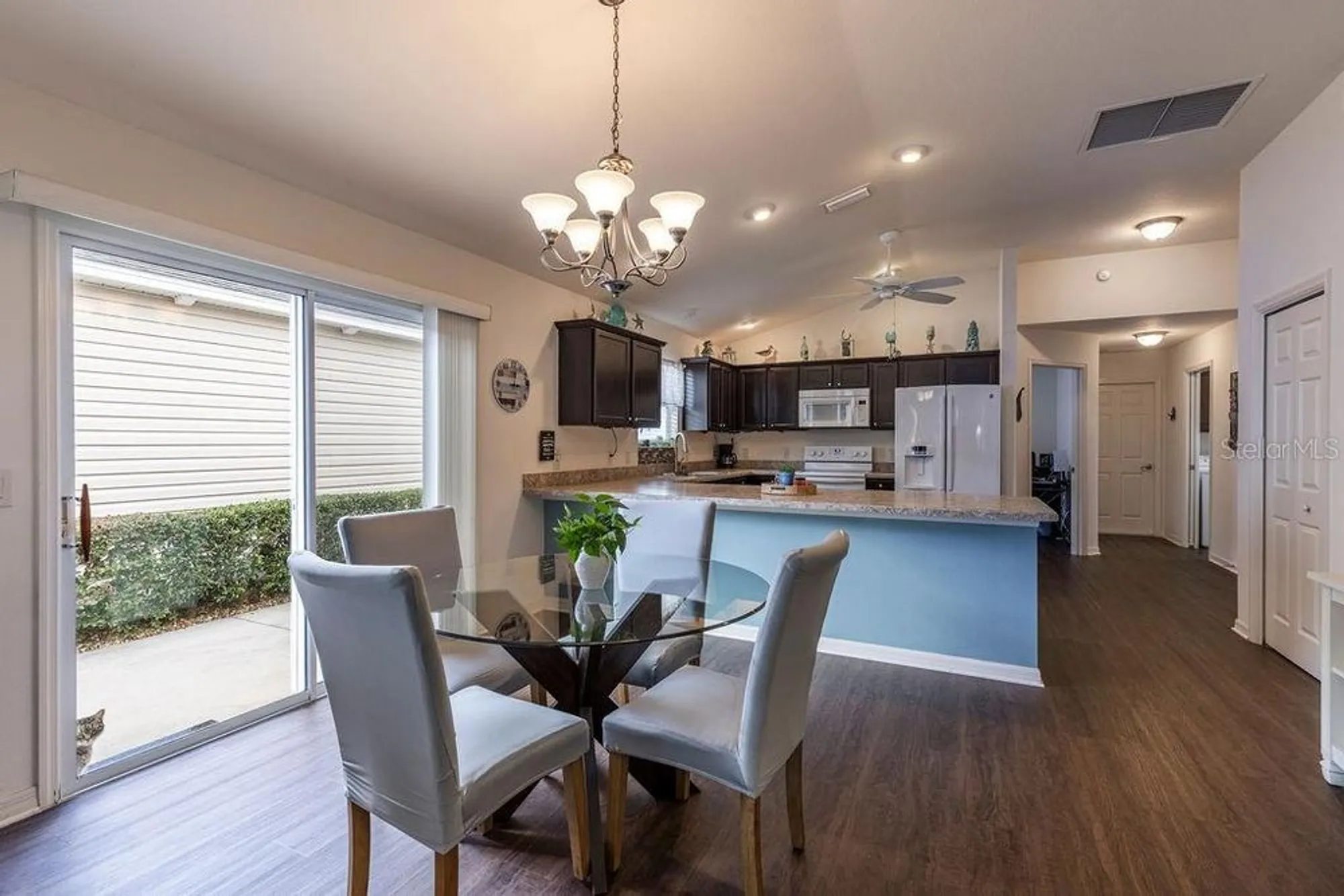 Property Slideshow image 7 of 31 | 852 sapphire pl, The Villages, FL, 32163