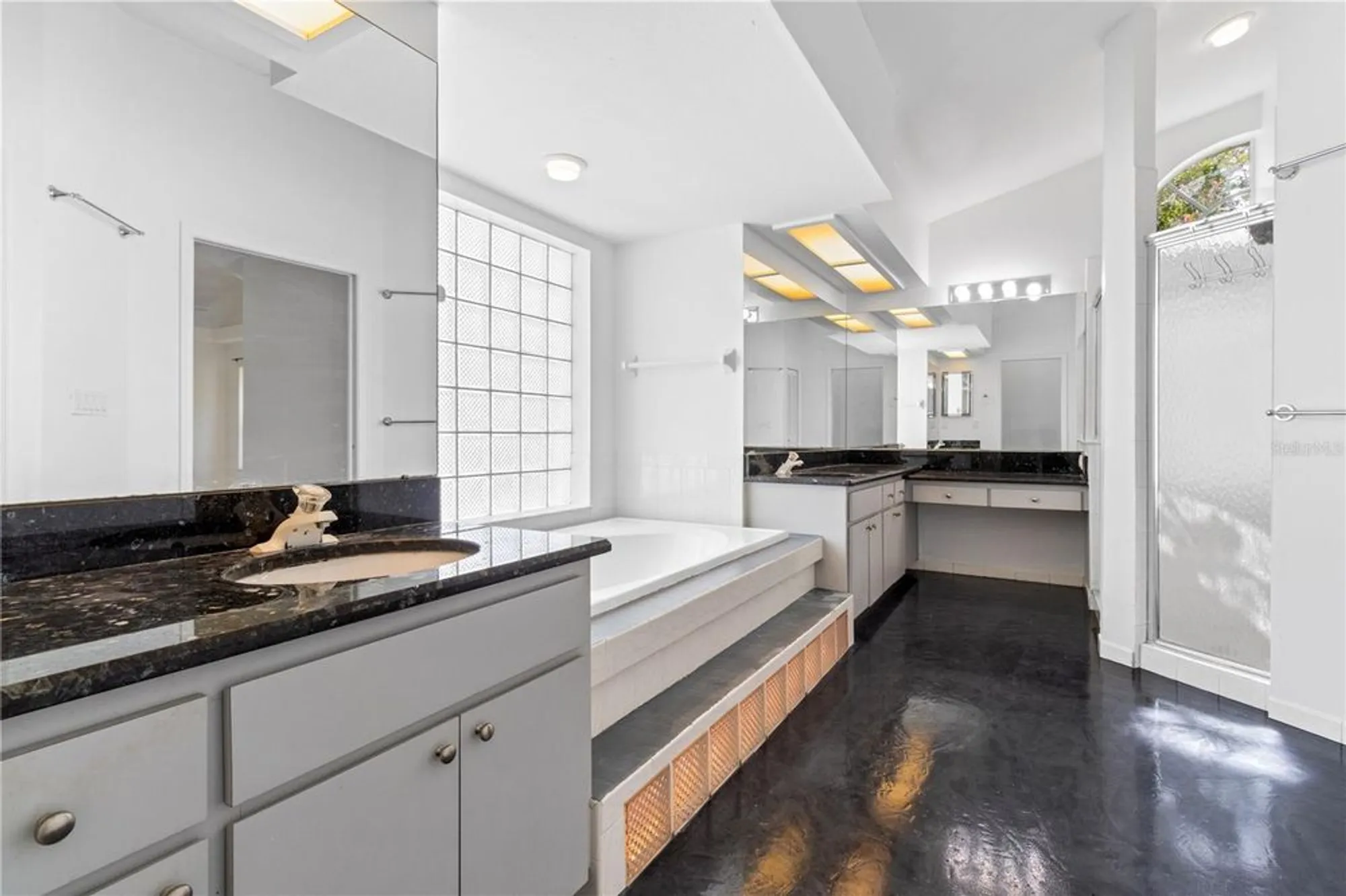 Property Slideshow image 19 of 57 | 9400 merriweather dr, Weeki Wachee, FL, 34613