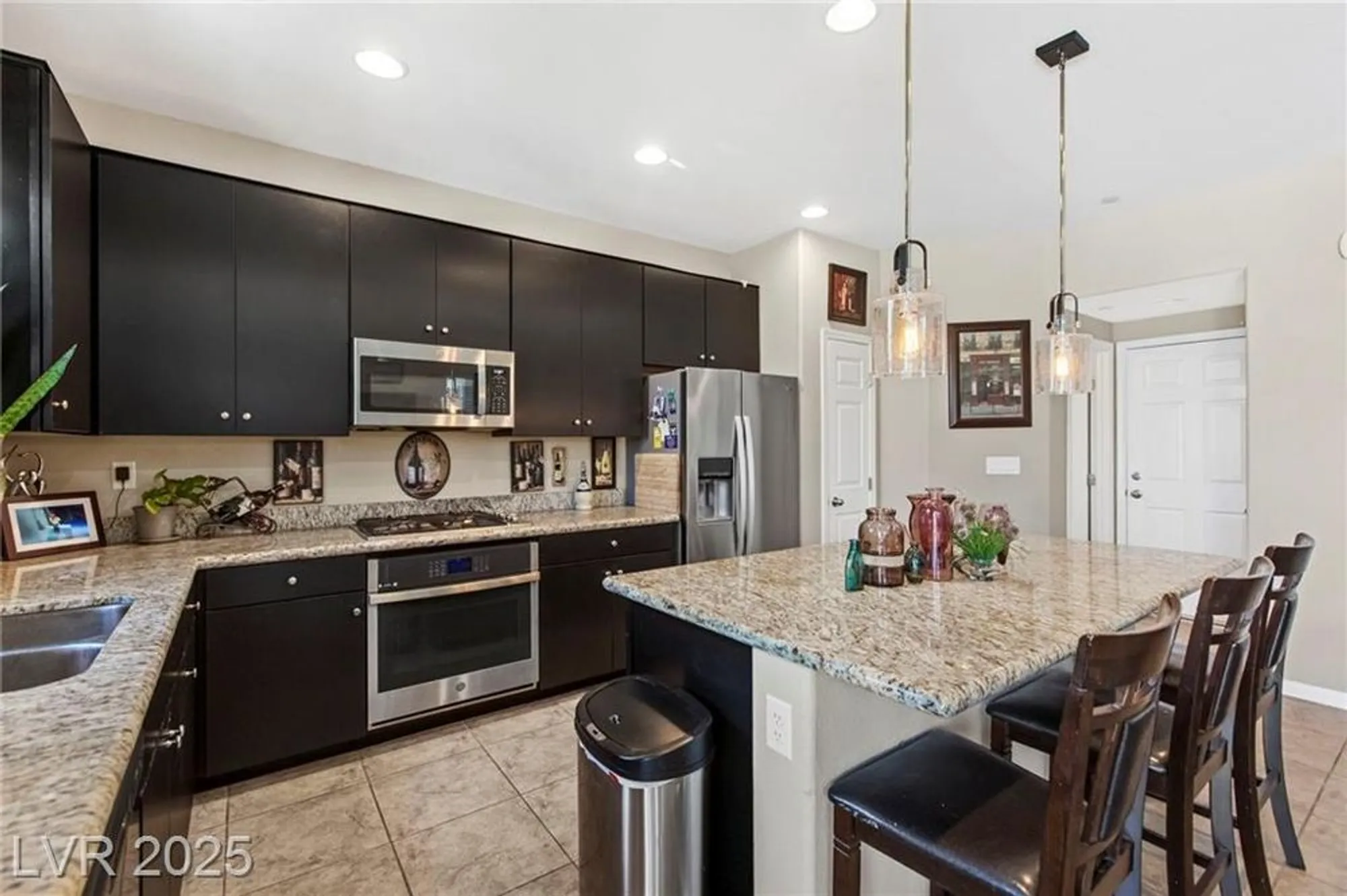 Property Slideshow image 11 of 42 | 44 moon hill dr, Henderson, NV, 89011