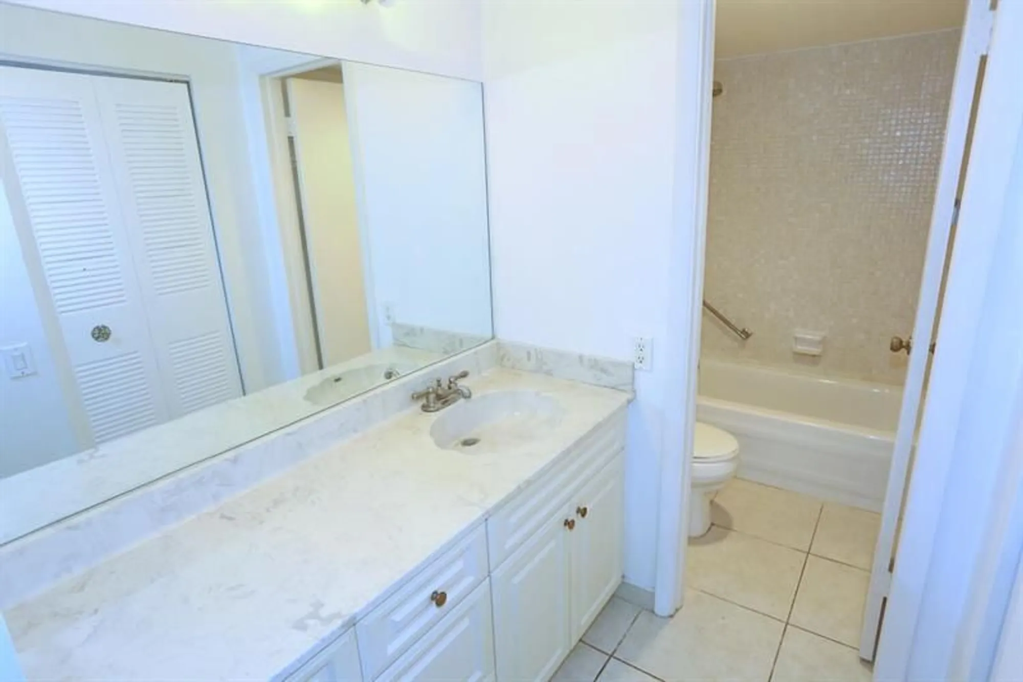 Property Slideshow image 20 of 30 | 9151 lime bay blvd 310, Tamarac, FL, 33321