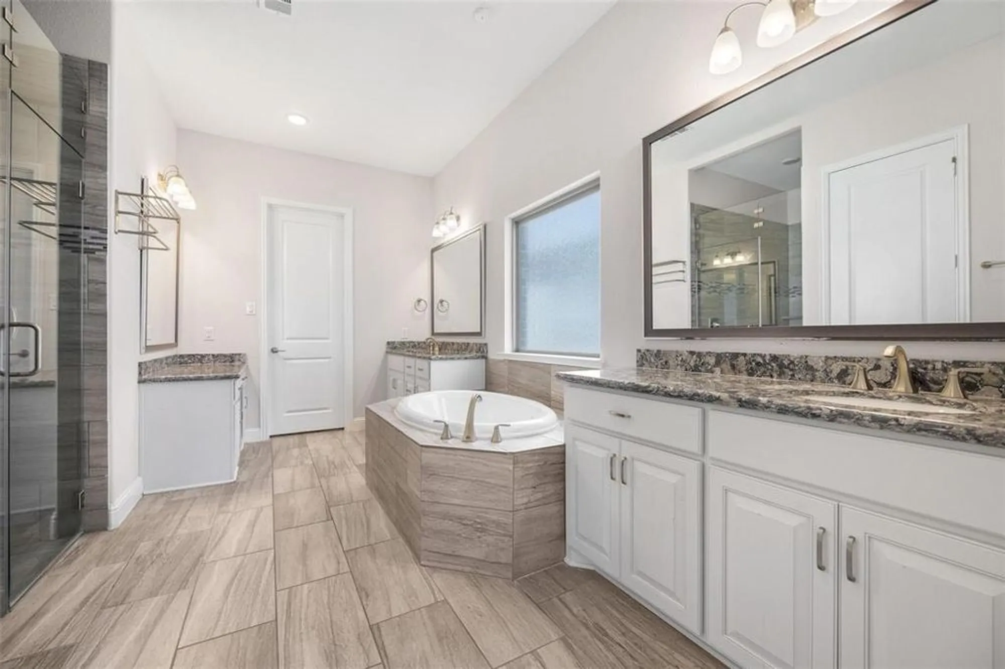 Property Slideshow image 25 of 40 | 7736 castlebridge, The Colony, TX, 75056