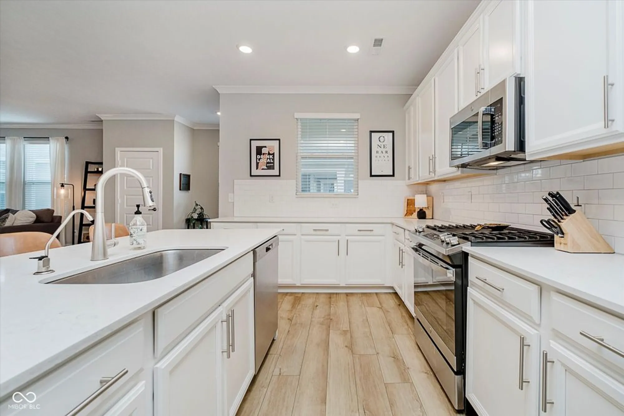 Property Slideshow image 12 of 34 | 1685 garwood dr, Westfield, IN, 46074