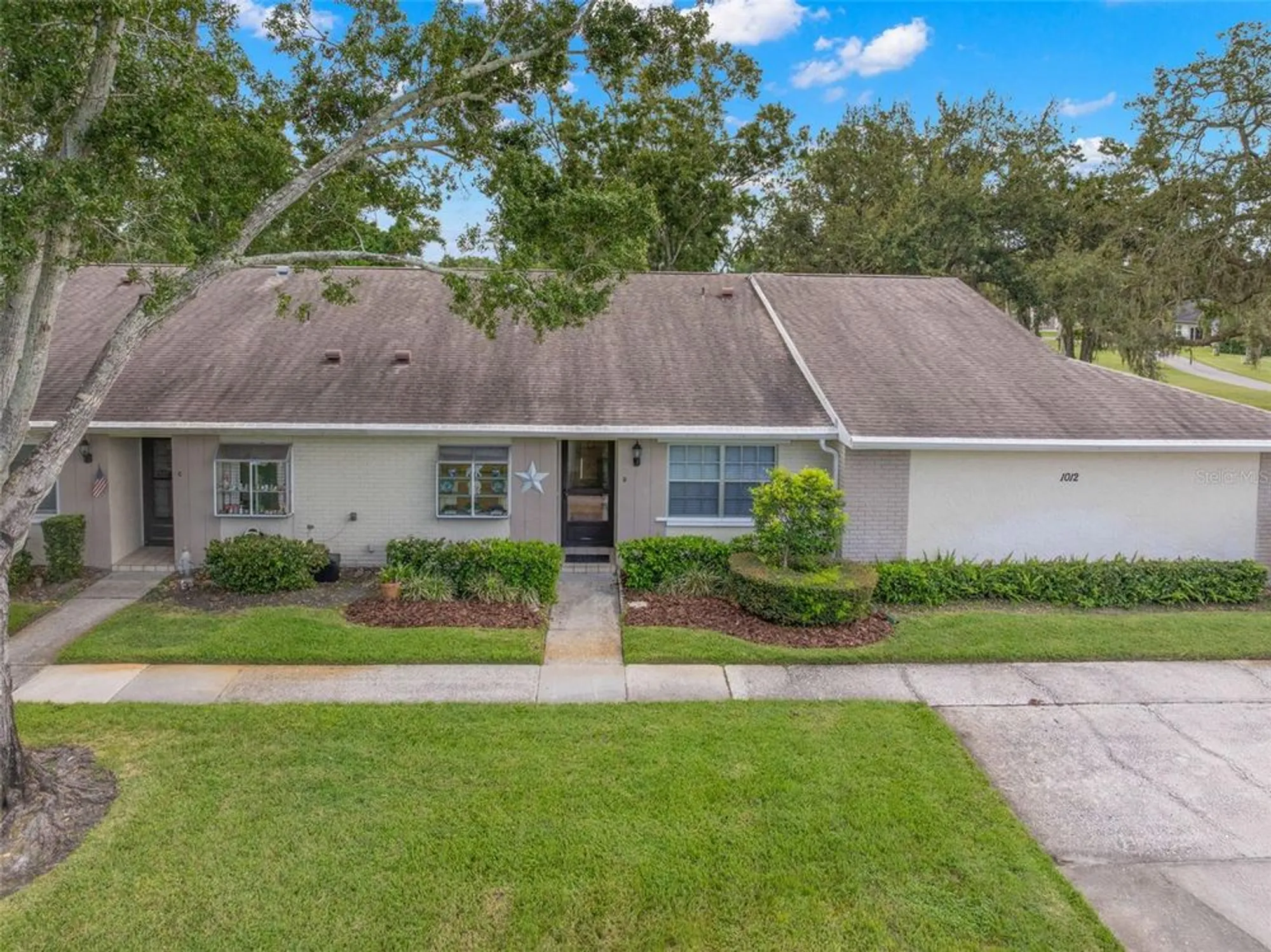 Property Slideshow image 39 of 61 | 1012 dunrobin dr d, Palm Harbor, FL, 34684