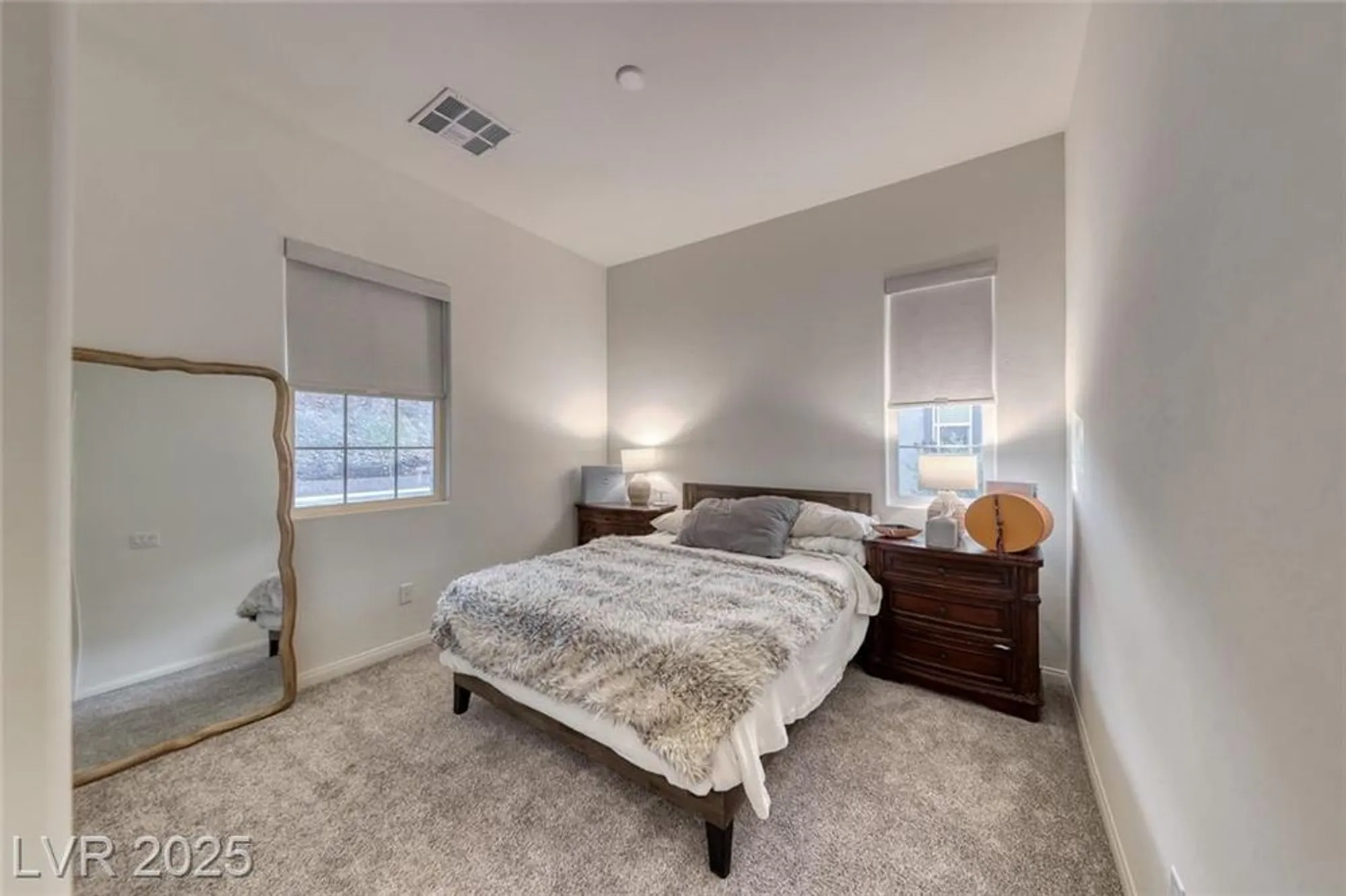 Property Slideshow image 36 of 78 | 32 tatahatso point st, Henderson, NV, 89011