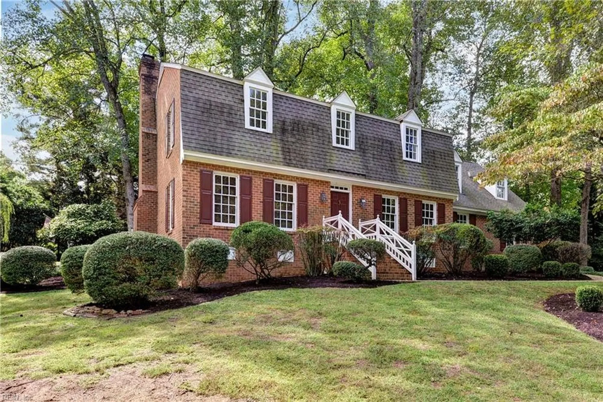 Property Slideshow image 1 of 45 | 136 thomas dale, Williamsburg, VA, 23185