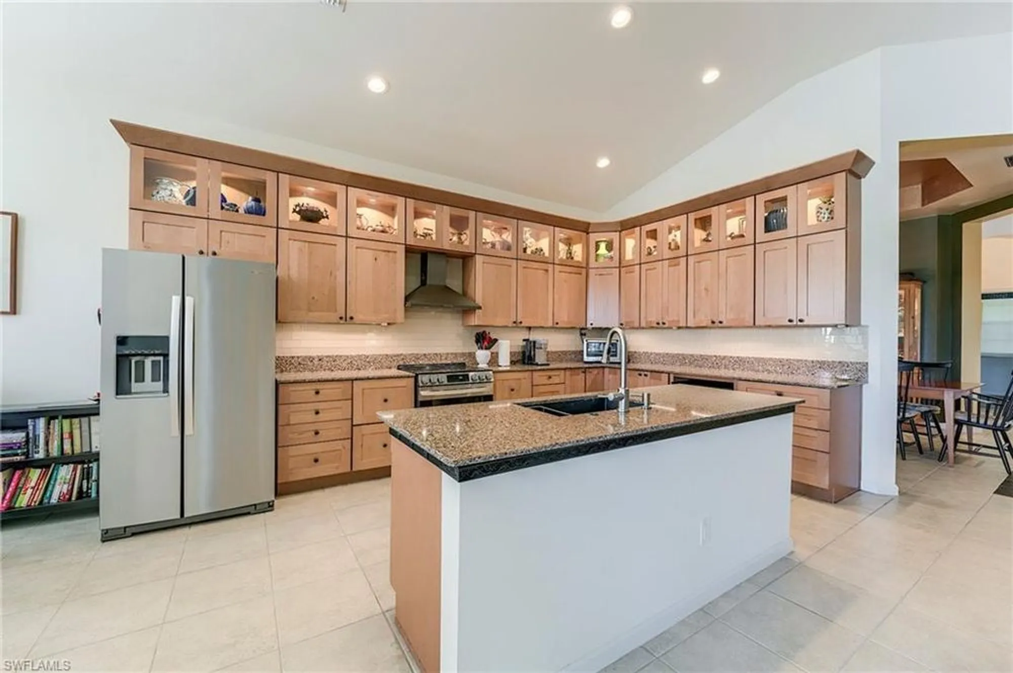 Property Slideshow image 14 of 49 | 3806 lakeview isle ct, Fort Myers, FL, 33905