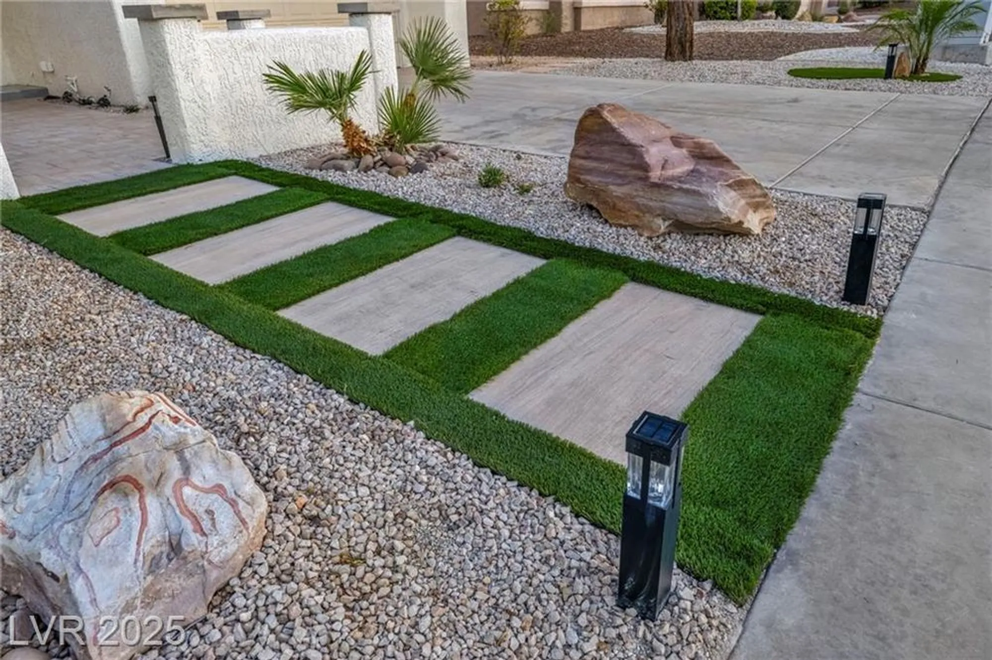 Property Slideshow image 47 of 70 | 2920 crown ridge dr, Las Vegas, NV, 89134