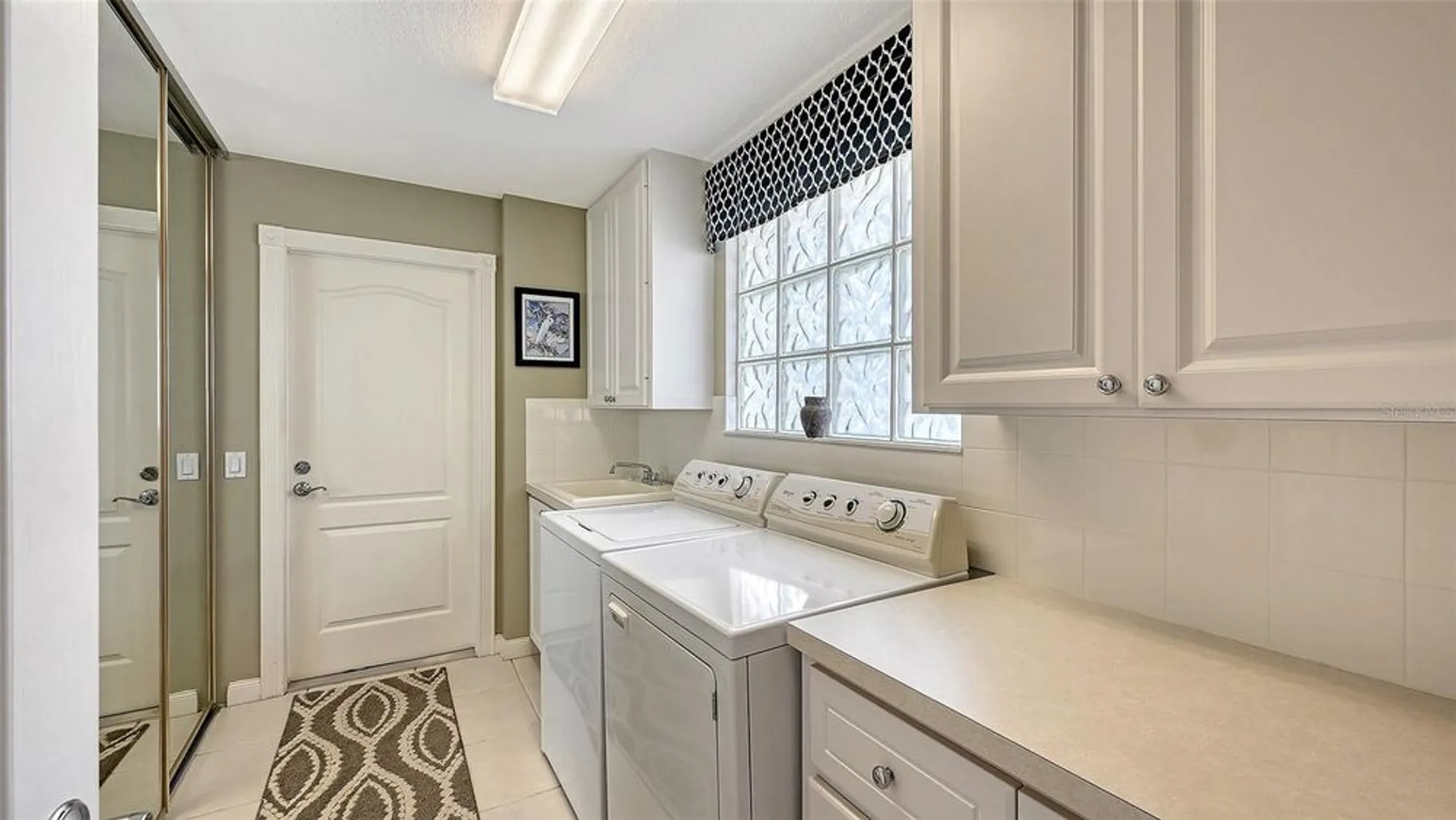 Property Slideshow image 32 of 87 | 5770 ivrea dr, Sarasota, FL, 34238